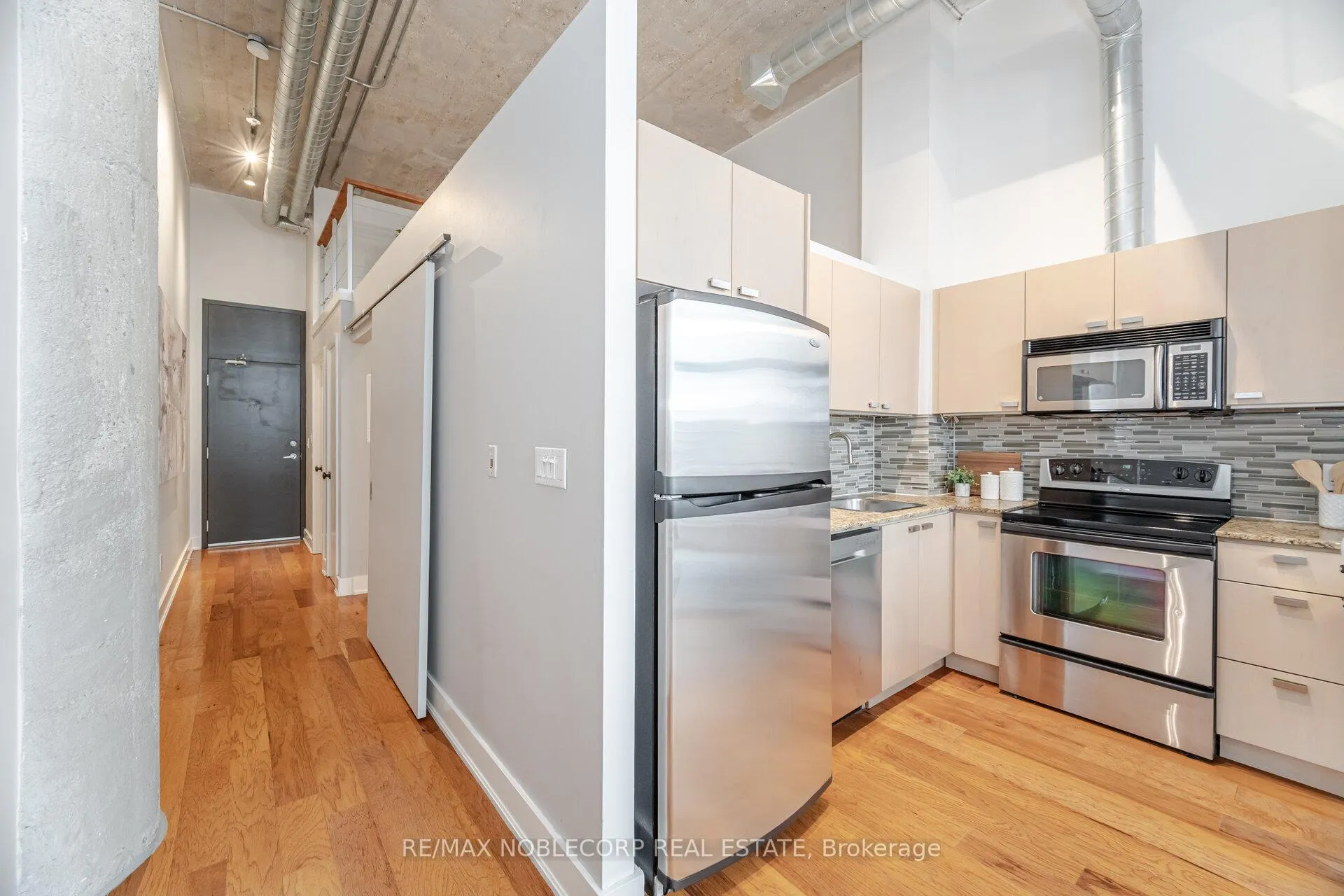 Photo 14 of Unit 228, 637 Lake Shore Boulevard W, Toronto, Niagara — HOMEH