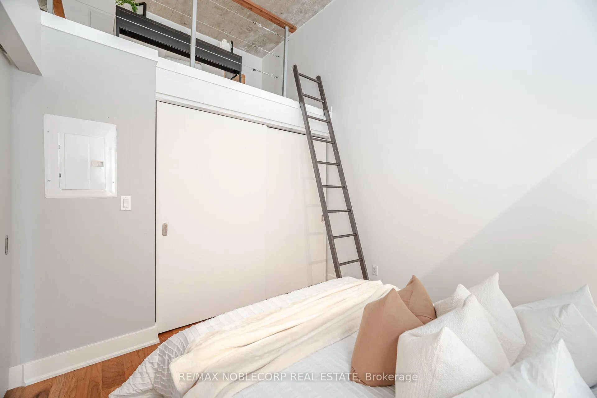 Photo 17 of Unit 228, 637 Lake Shore Boulevard W, Toronto, Niagara — HOMEH