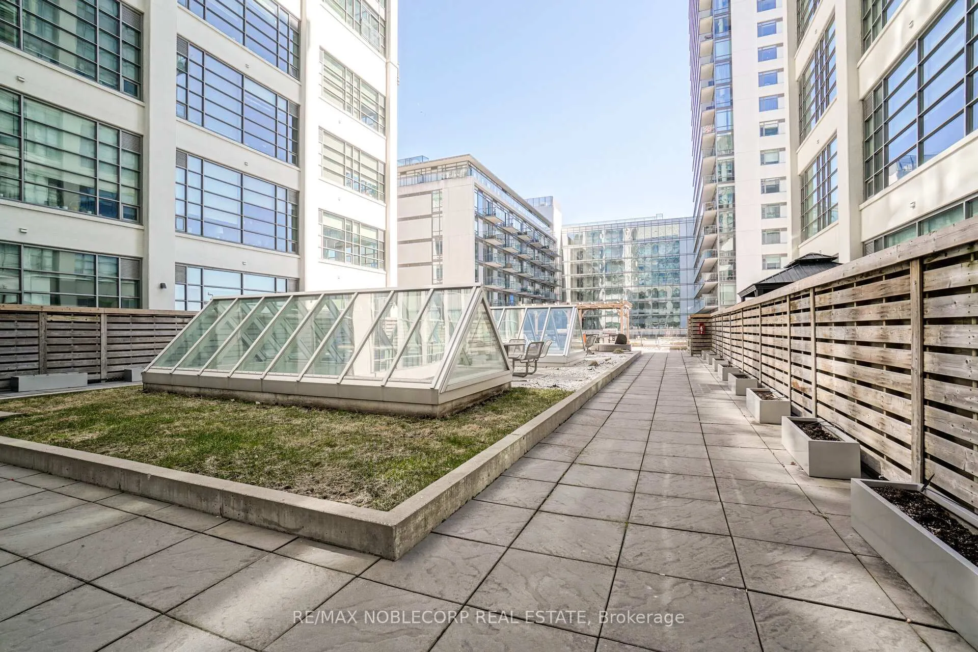 Photo 32 of Unit 228, 637 Lake Shore Boulevard W, Toronto, Niagara — HOMEH
