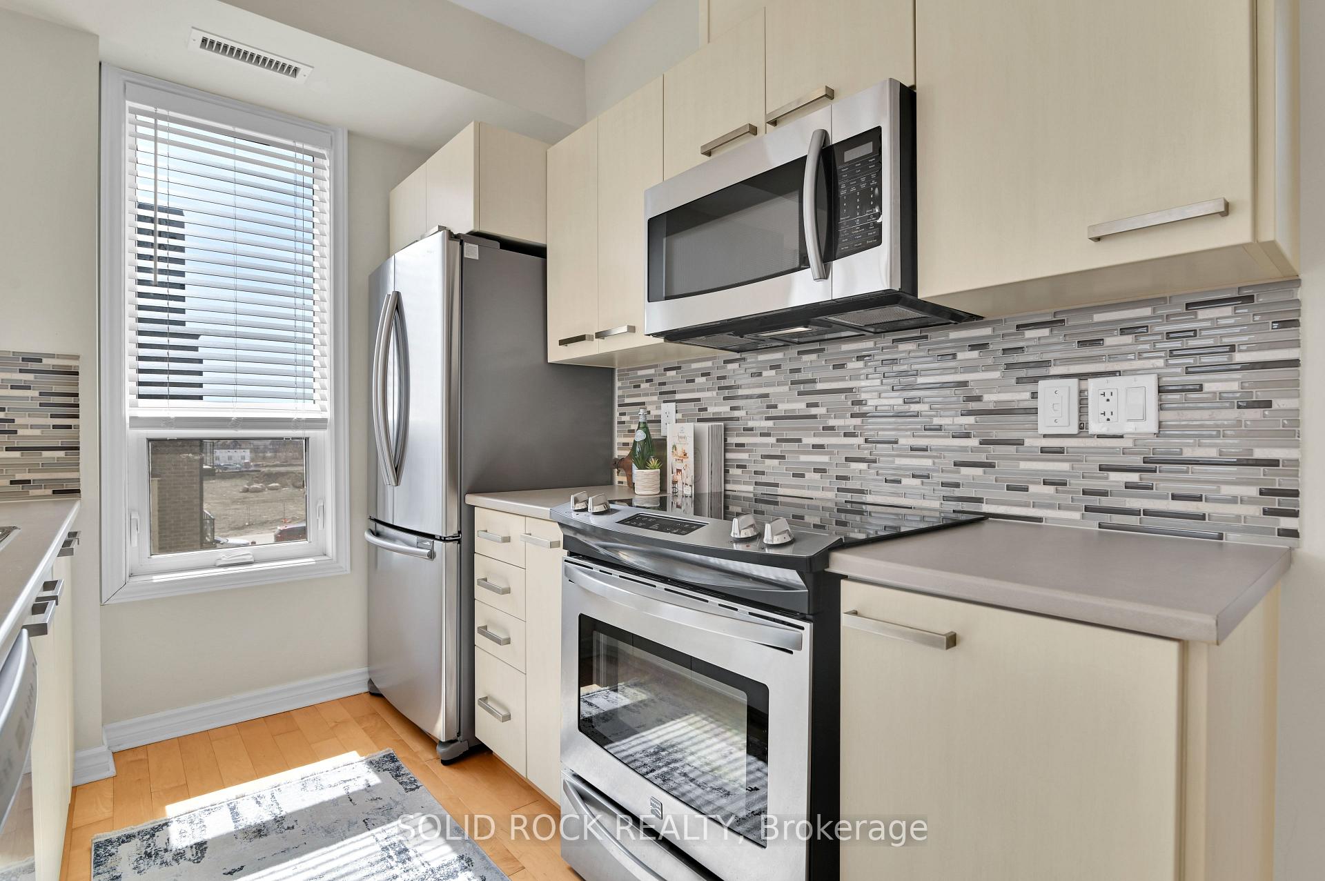 Photo 10 of Unit 302, 301 Bayrose Drive, Ottawa, Barrhaven - Strandherd — HOMEH