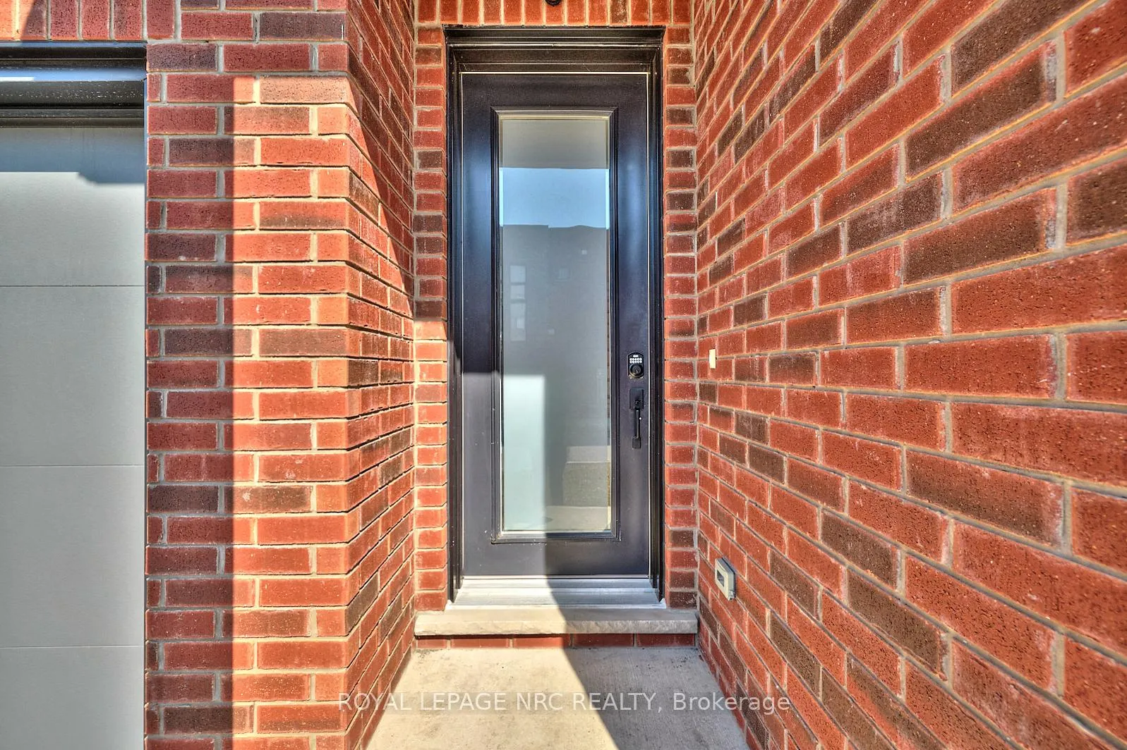 Photo 4 of Unit 3, 1465 Station Street, Pelham, Fonthill — HOMEH