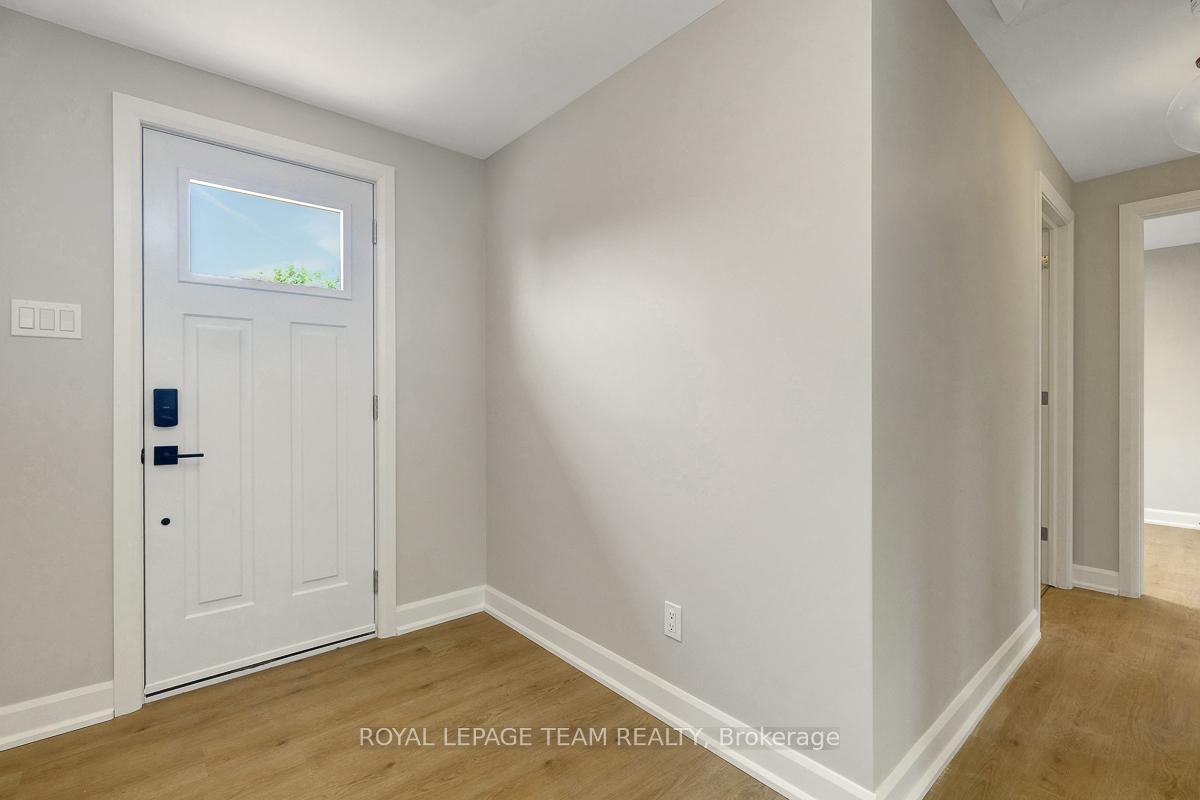 Photo 4 of Unit 3, 1952 Othello Avenue, Ottawa, Elmvale Acres/Urbandale — HOMEH