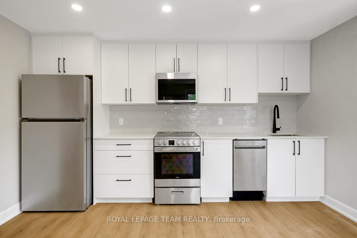 Photo 6 of Unit 3, 1952 Othello Avenue, Ottawa, Elmvale Acres/Urbandale — HOMEH