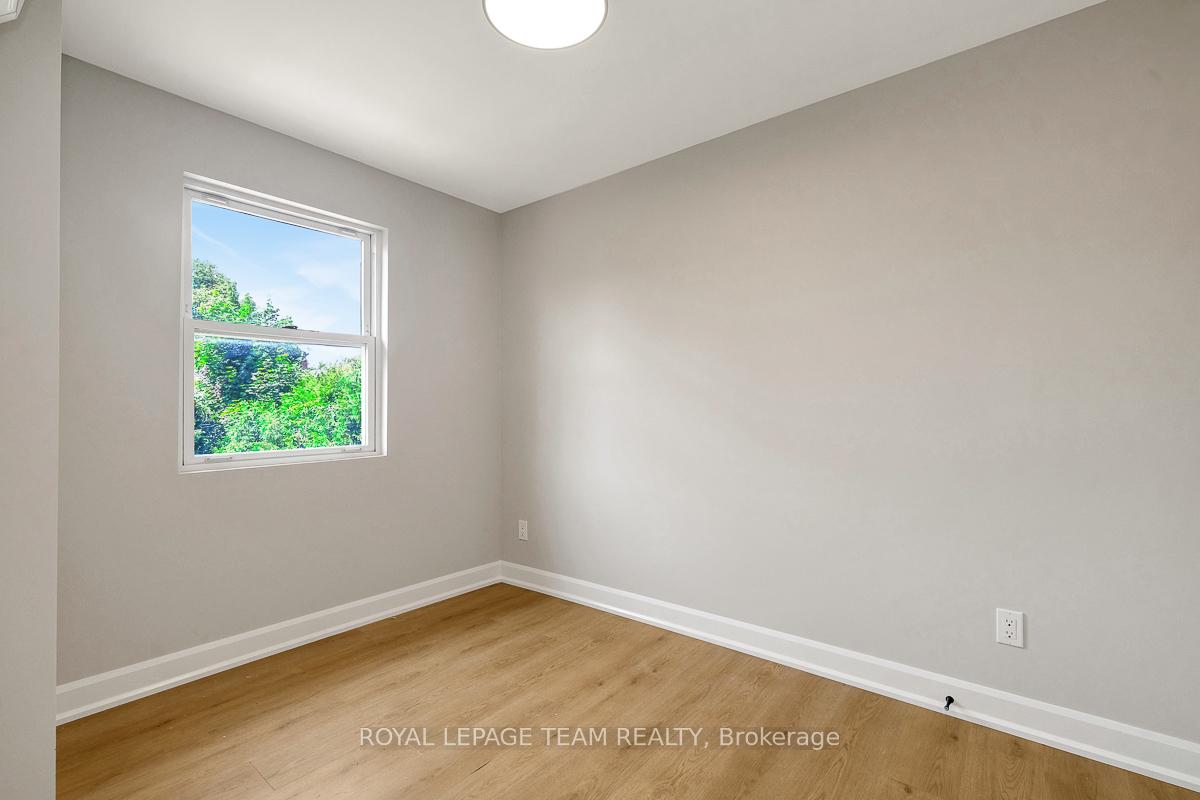 Photo 11 of Unit 3, 1952 Othello Avenue, Ottawa, Elmvale Acres/Urbandale — HOMEH