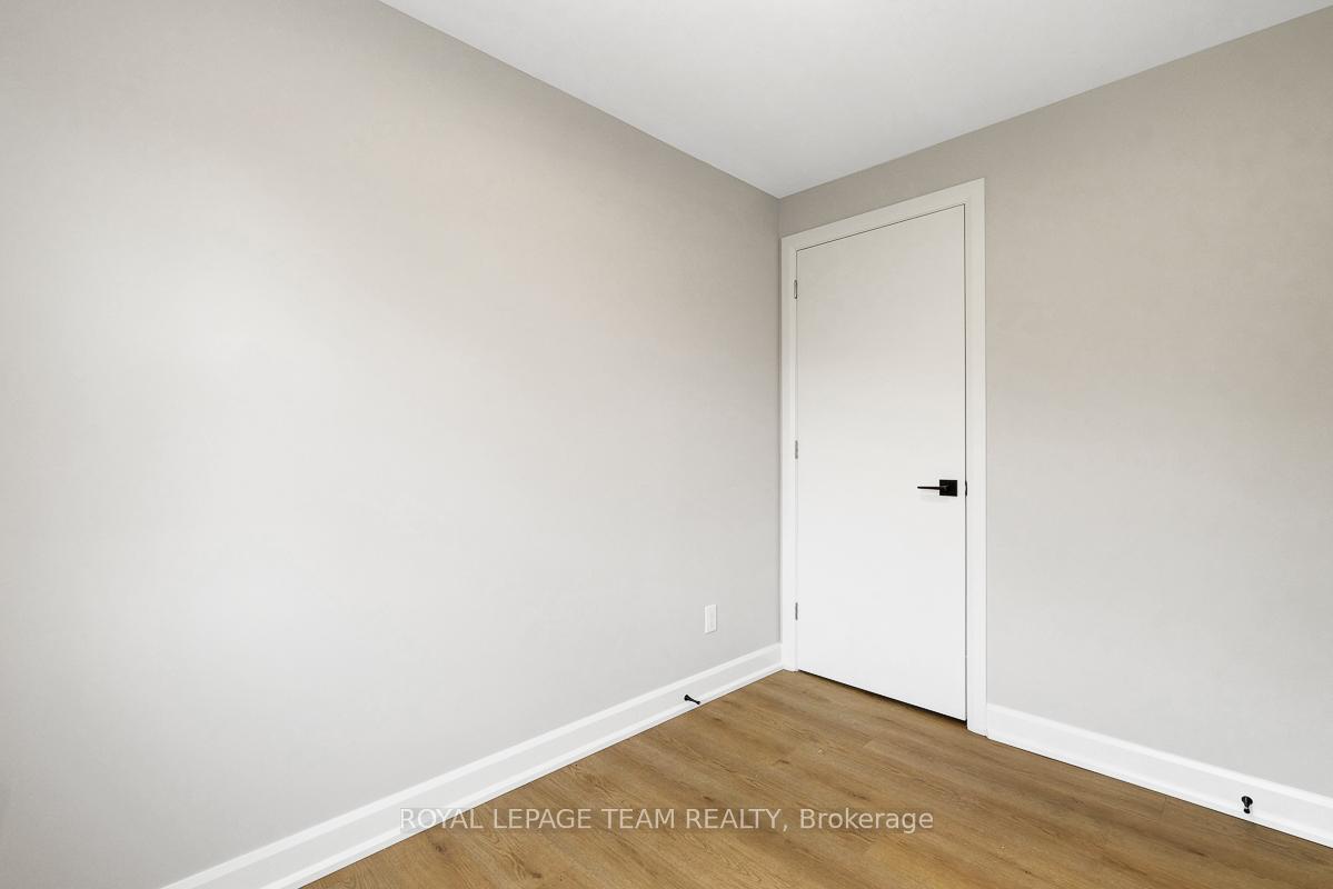 Photo 12 of Unit 3, 1952 Othello Avenue, Ottawa, Elmvale Acres/Urbandale — HOMEH