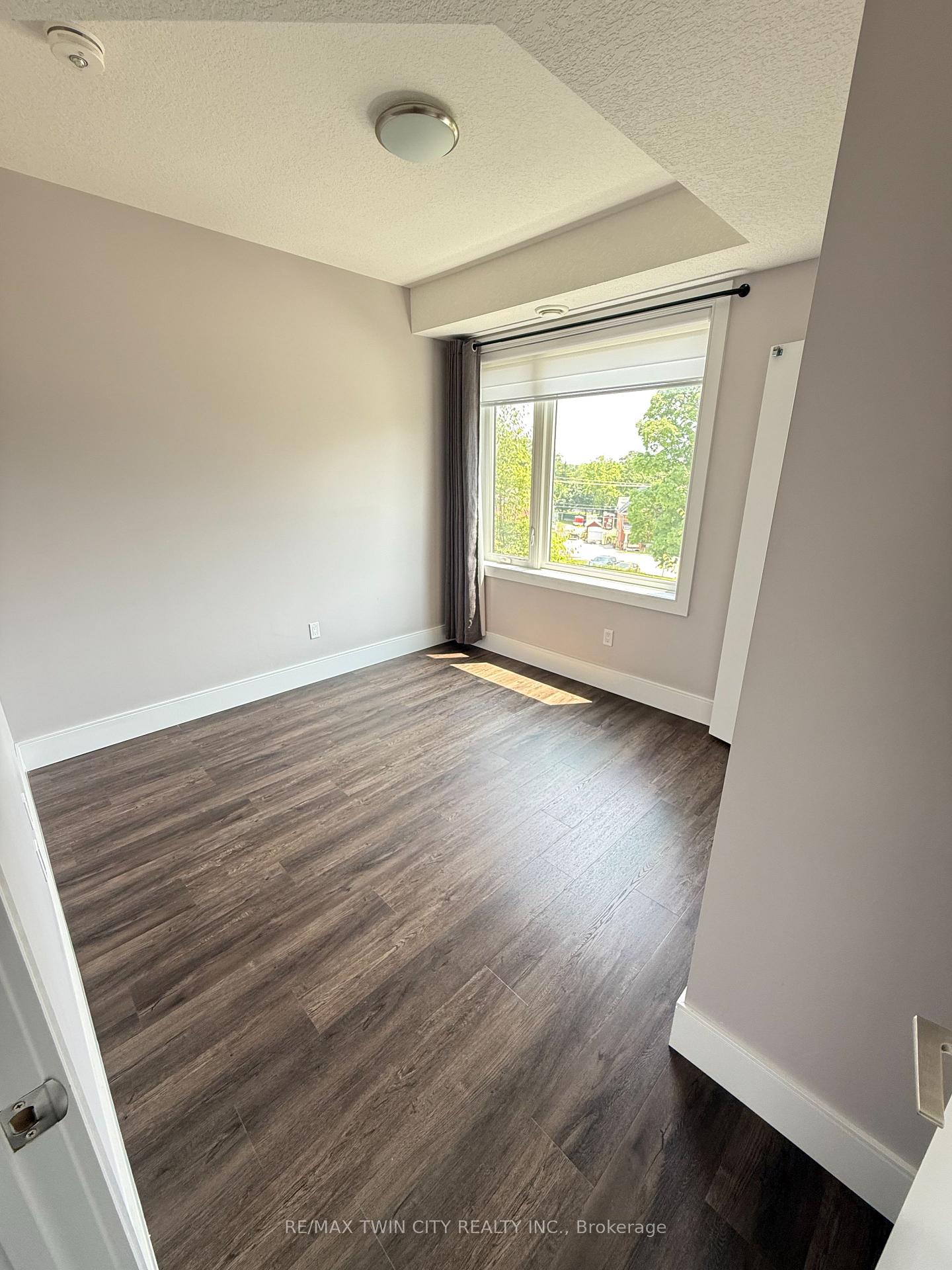 Photo 24 of Unit 29, 54 Bridge Street W, Kitchener — HOMEH