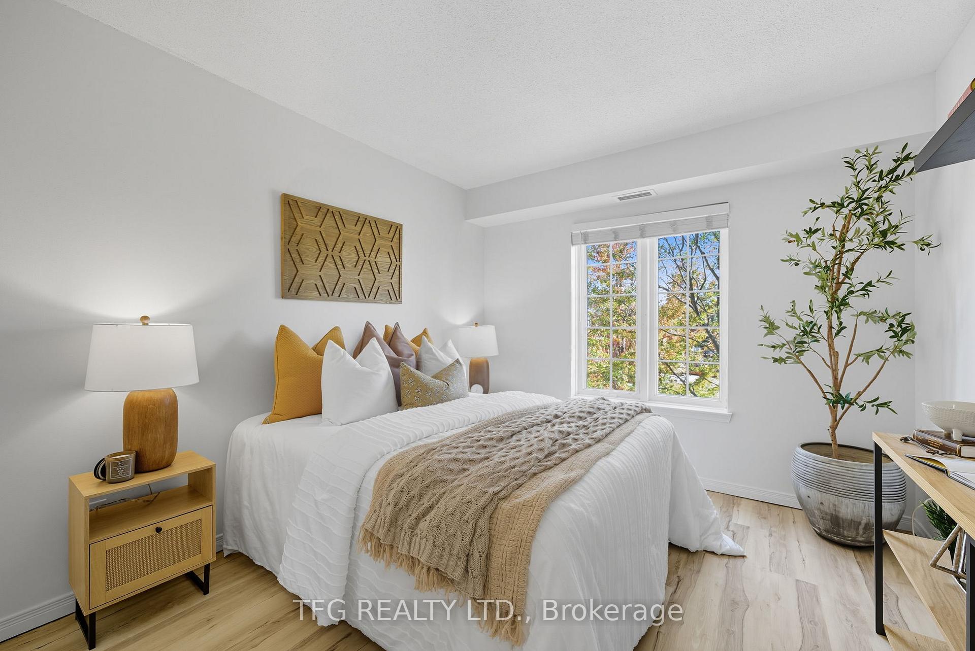 Photo 11 of Unit 211, 106 Aspen Springs Drive, Clarington, Bowmanville — HOMEH