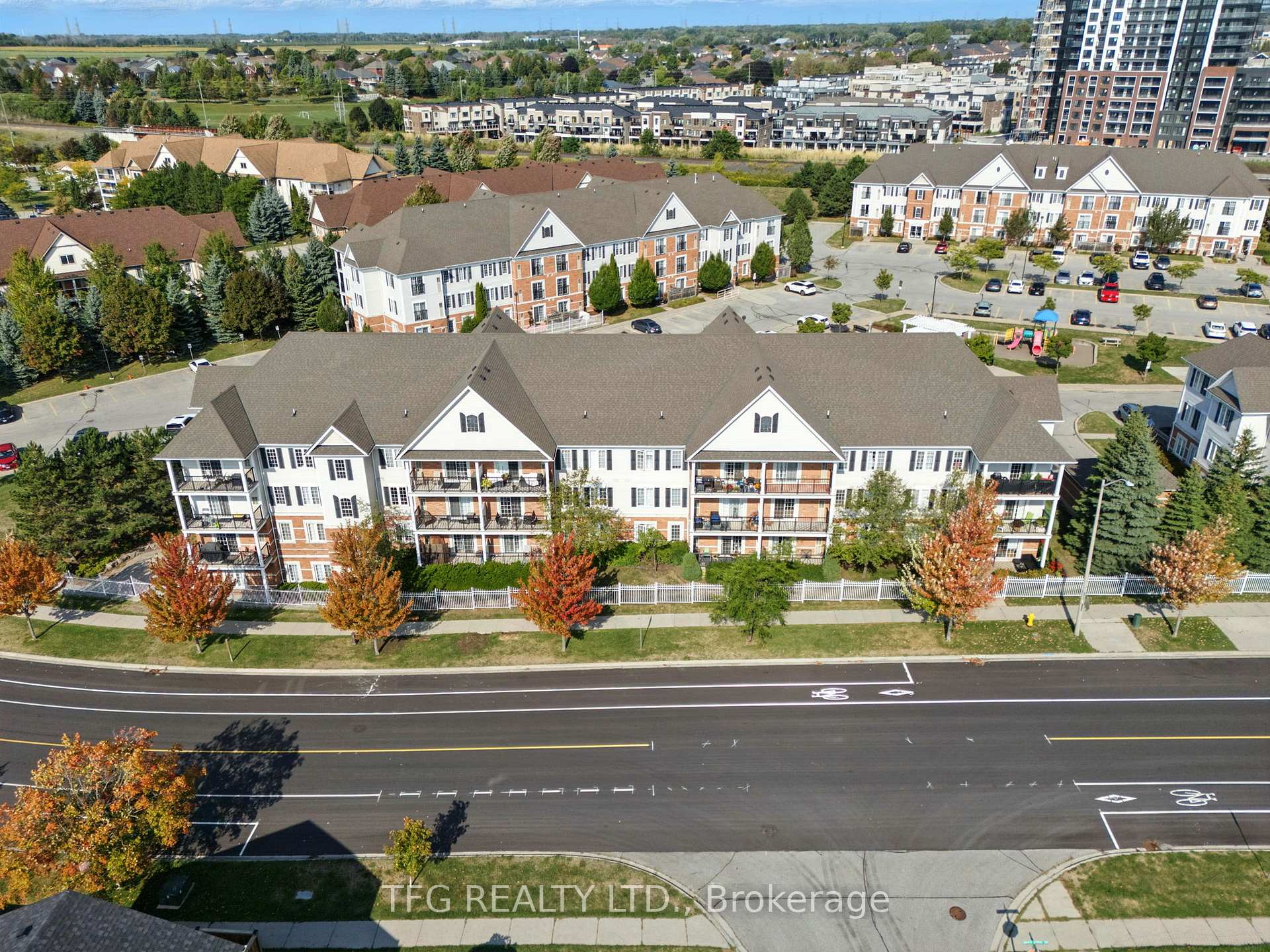 Photo 23 of Unit 211, 106 Aspen Springs Drive, Clarington, Bowmanville — HOMEH