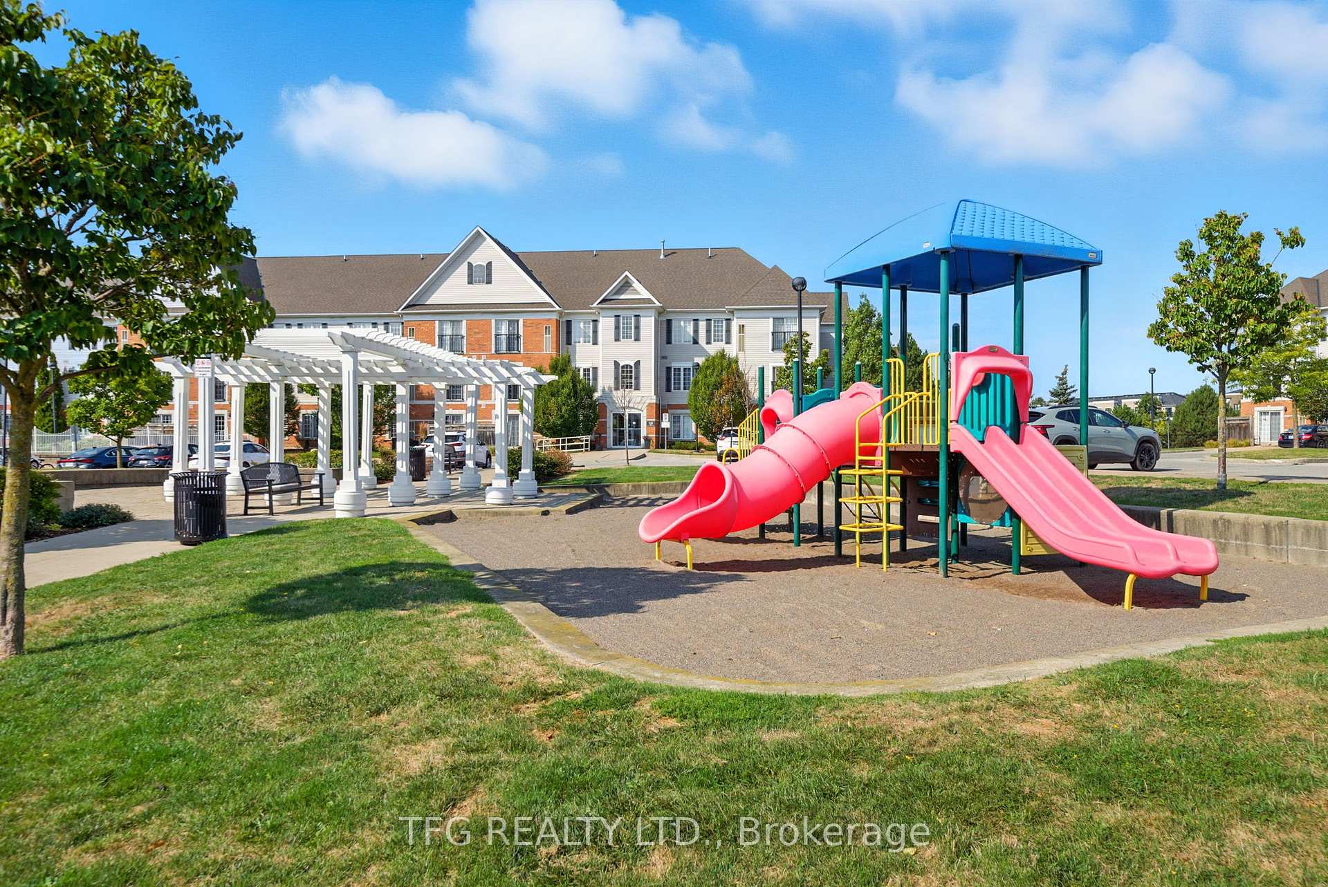 Photo 24 of Unit 211, 106 Aspen Springs Drive, Clarington, Bowmanville — HOMEH