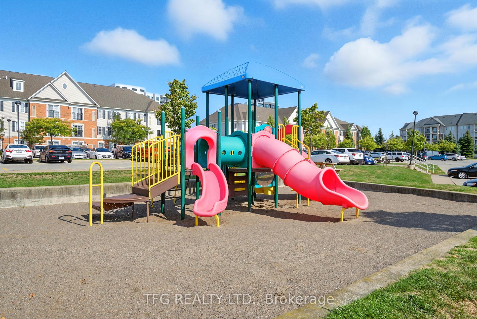 Photo 26 of Unit 211, 106 Aspen Springs Drive, Clarington, Bowmanville — HOMEH