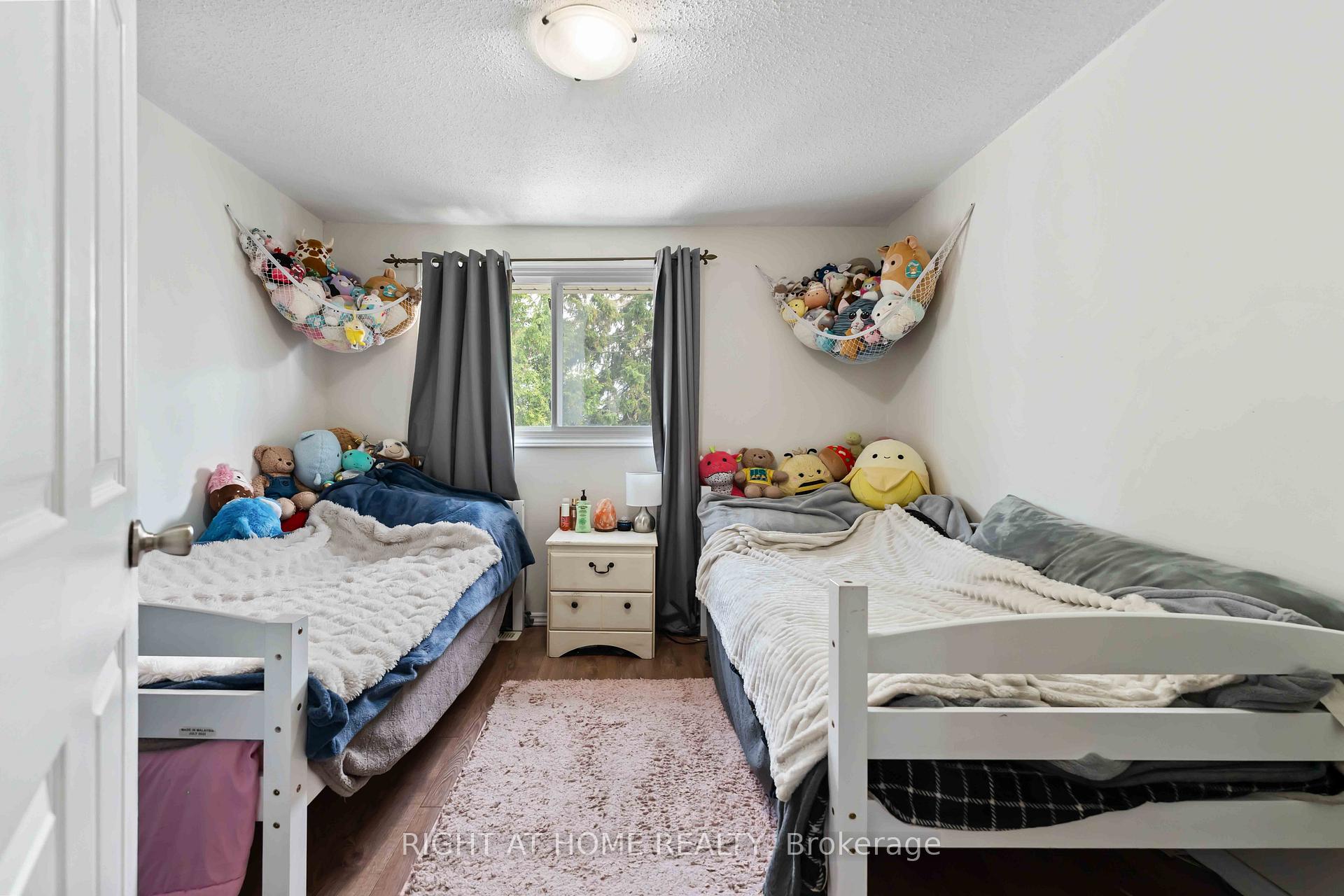 Photo 13 of Unit 21, 5 Hadley Circle, Ottawa, Bells Corners — HOMEH