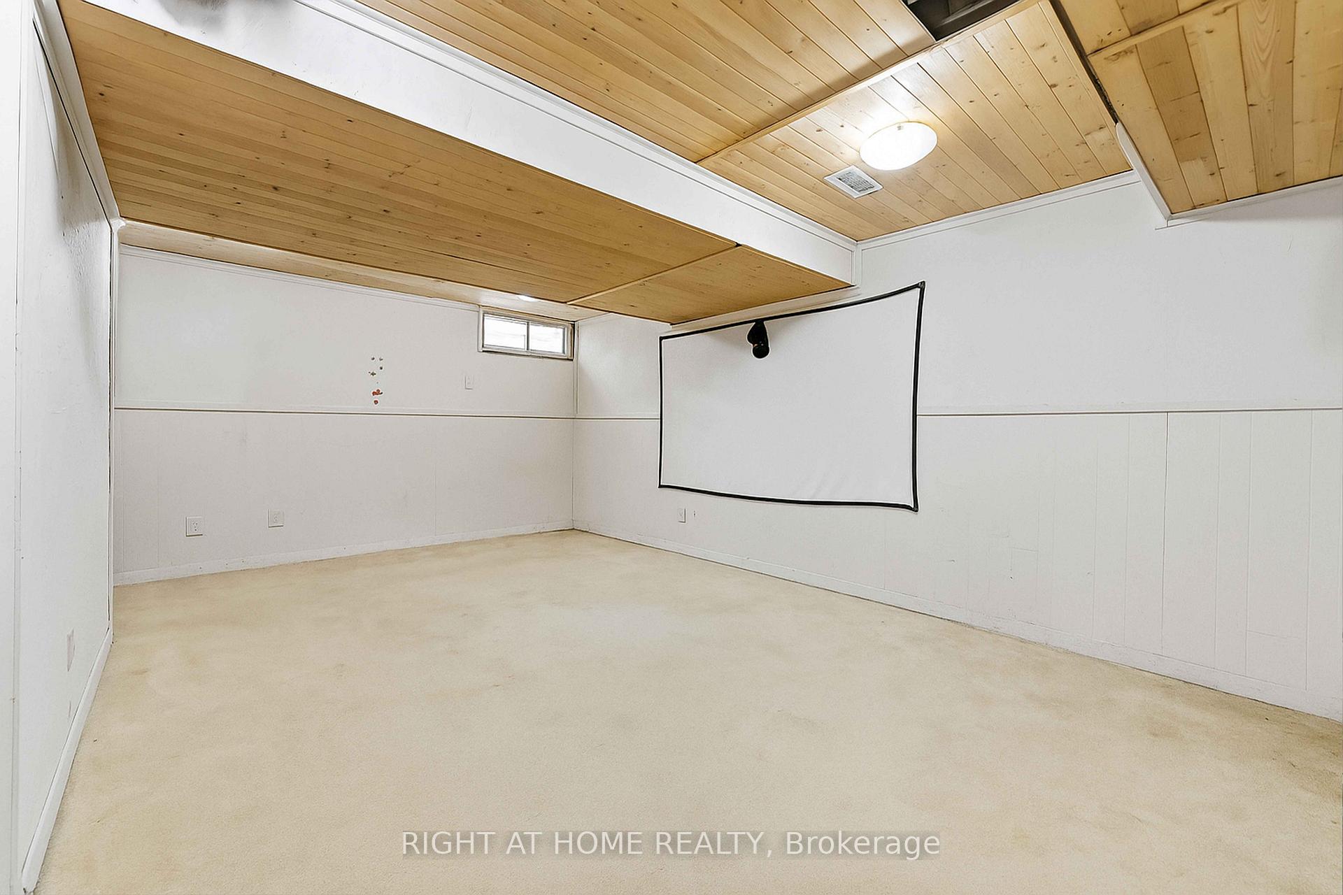 Photo 16 of Unit 21, 5 Hadley Circle, Ottawa, Bells Corners — HOMEH