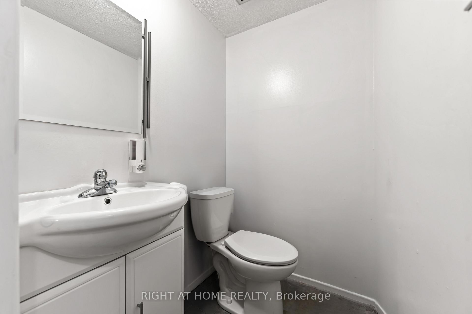 Photo 18 of Unit 21, 5 Hadley Circle, Ottawa, Bells Corners — HOMEH