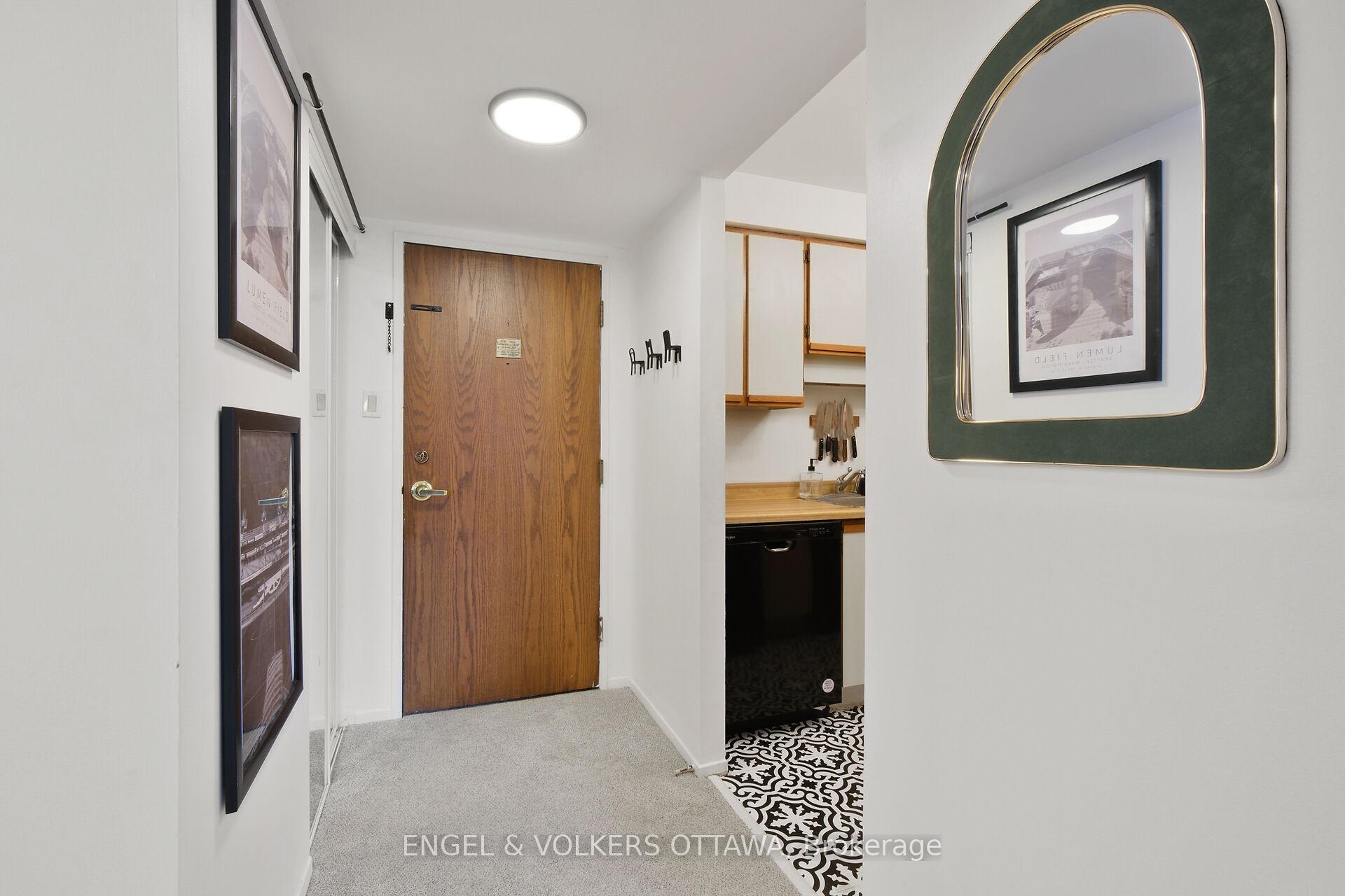 Photo 4 of Unit 906, 470 Laurier Avenue W, Ottawa, Ottawa Centre — HOMEH