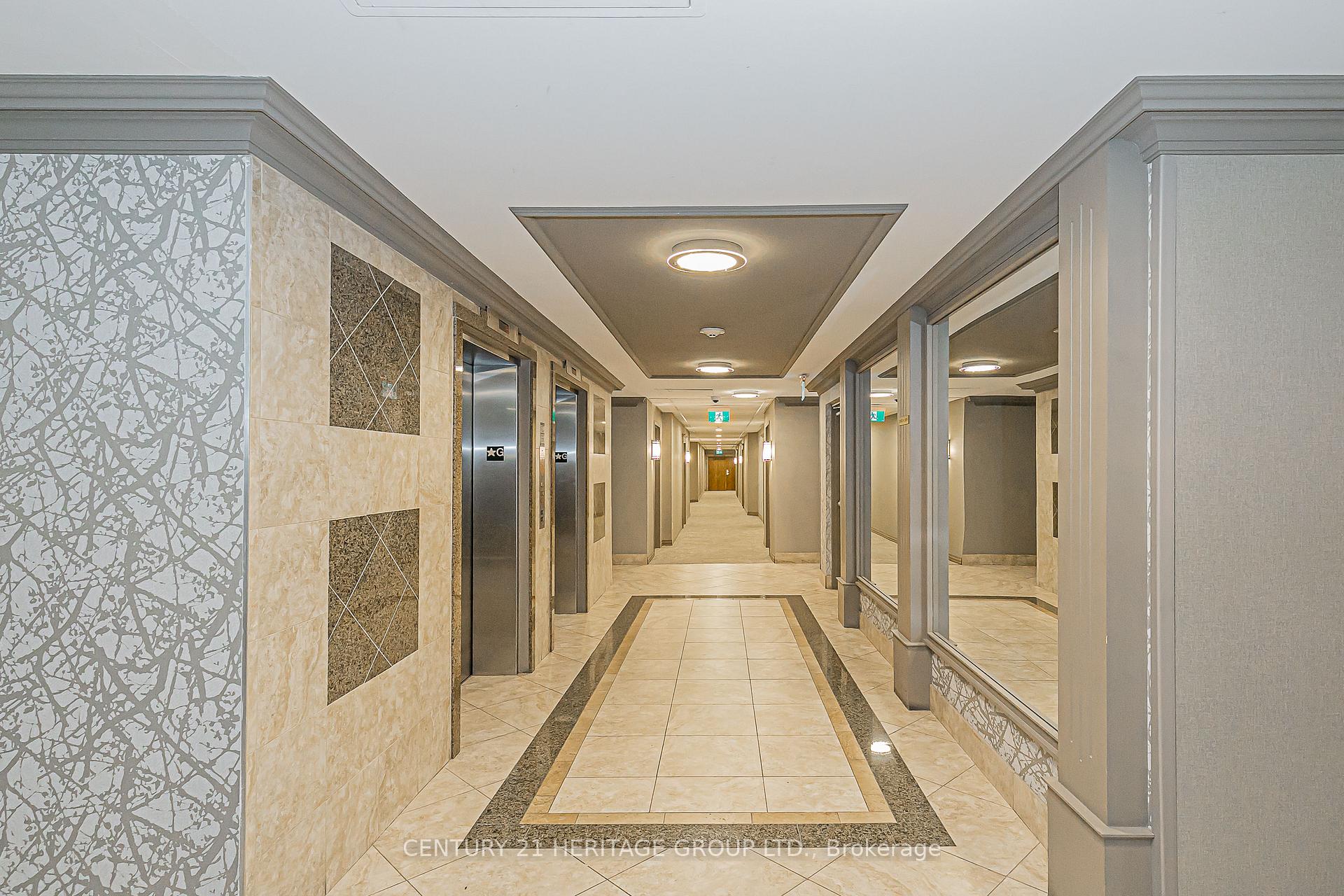 Photo 4 of Unit 414, 2 Maison Parc Court, Vaughan, Lakeview Estates — HOMEH
