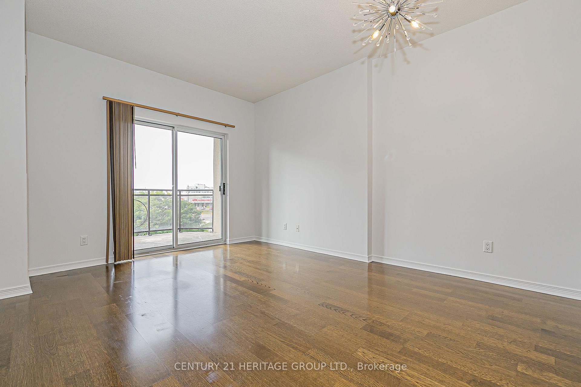 Photo 10 of Unit 414, 2 Maison Parc Court, Vaughan, Lakeview Estates — HOMEH