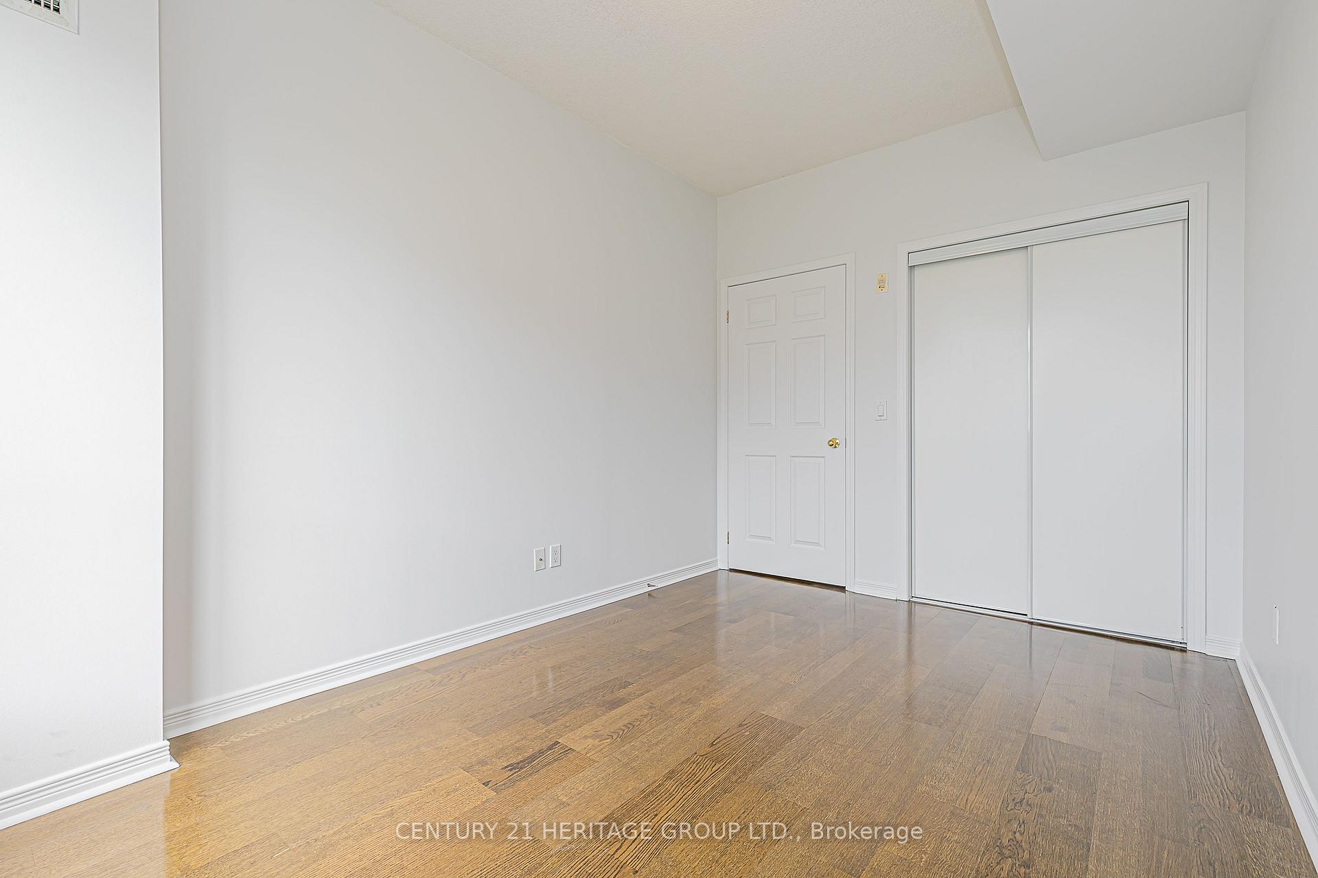 Photo 15 of Unit 414, 2 Maison Parc Court, Vaughan, Lakeview Estates — HOMEH