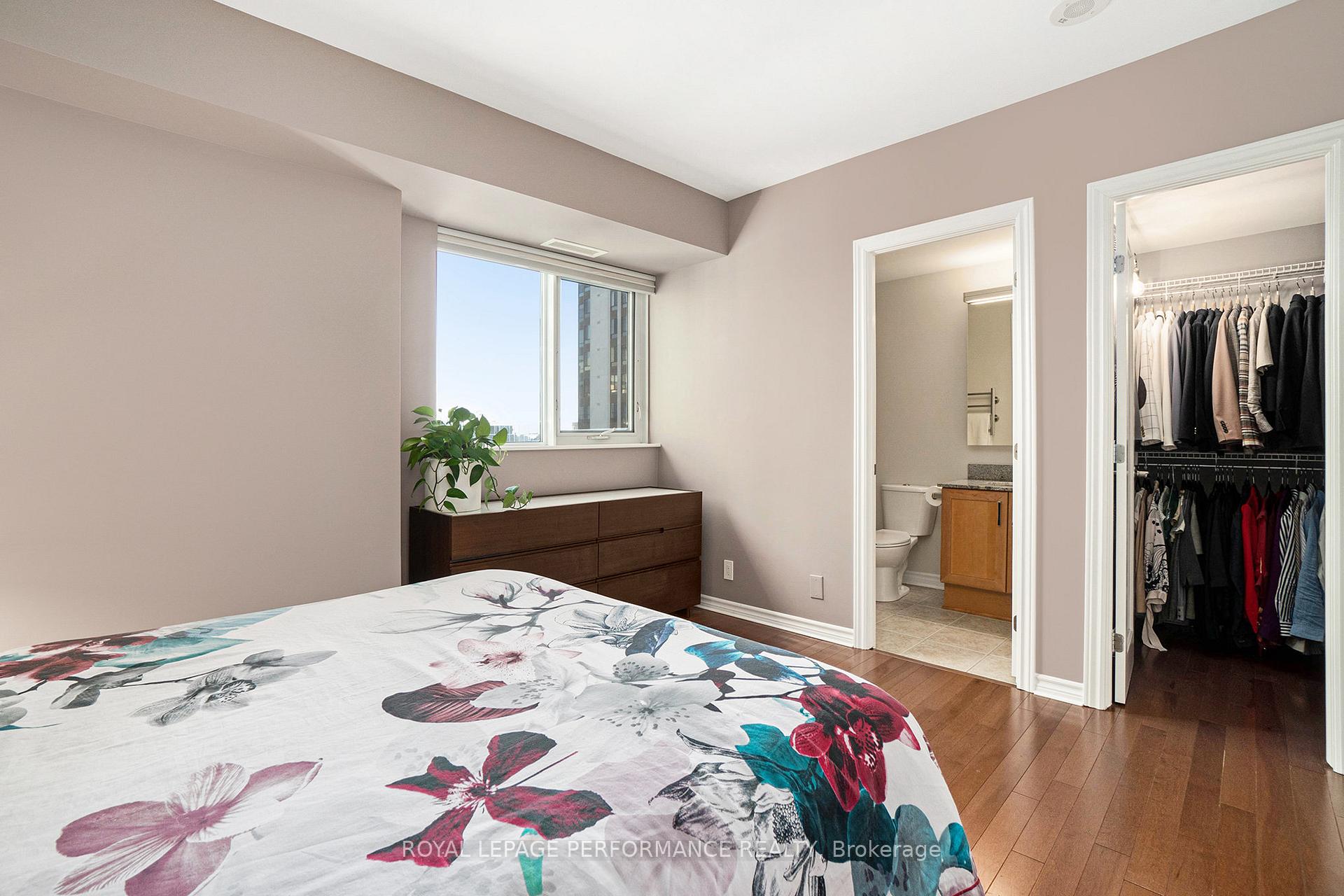 Photo 13 of Unit 1901, 445 Laurier Avenue W, Ottawa, Ottawa Centre — HOMEH