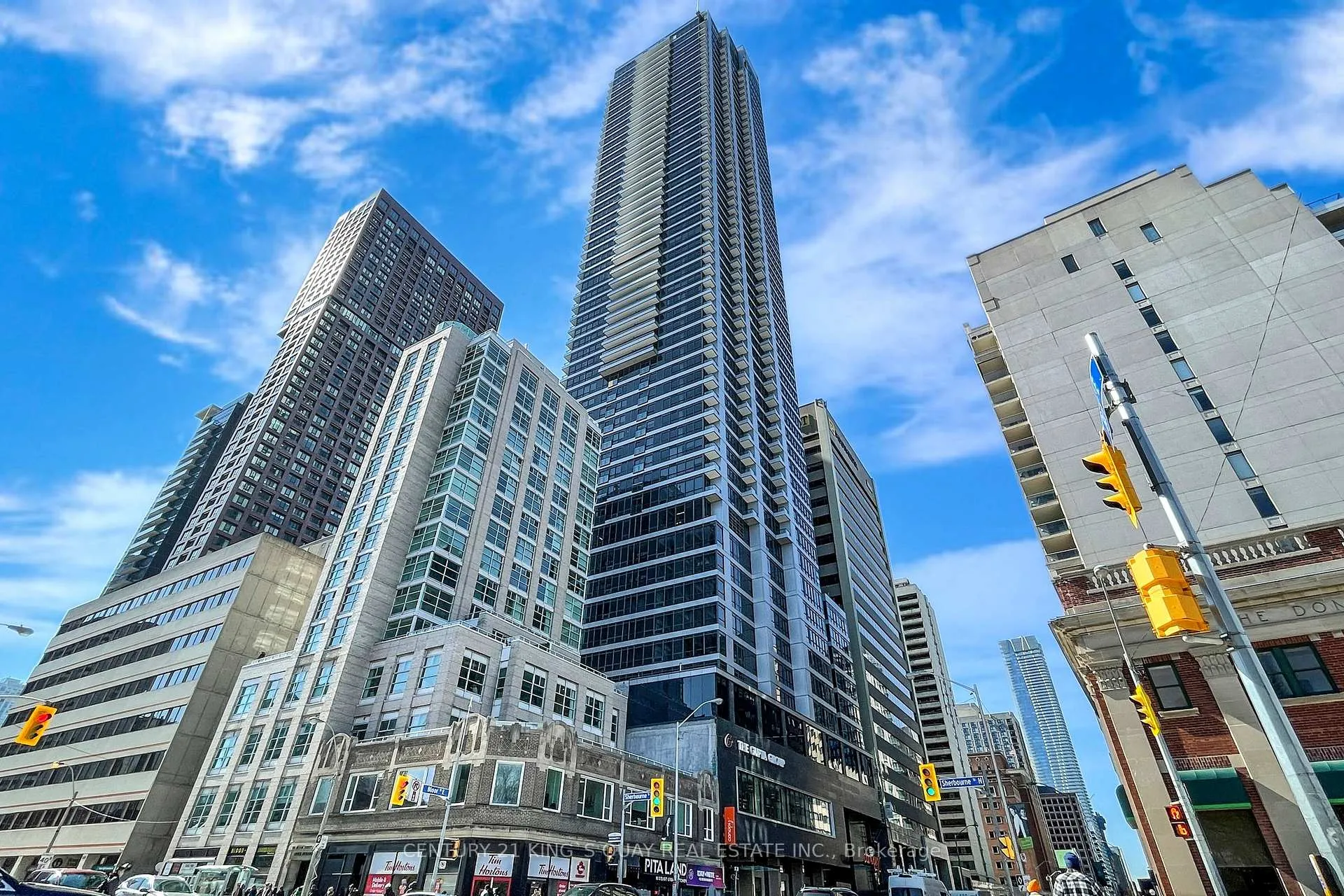 Front of Unit 4710, 395 Bloor Street E