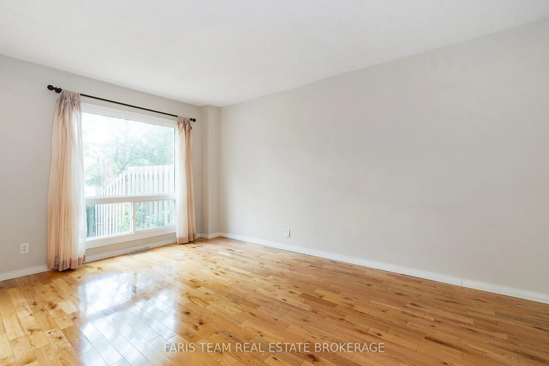 Photo 11 of Unit 7, 52 Adelaide Street, Barrie, Allandale — HOMEH