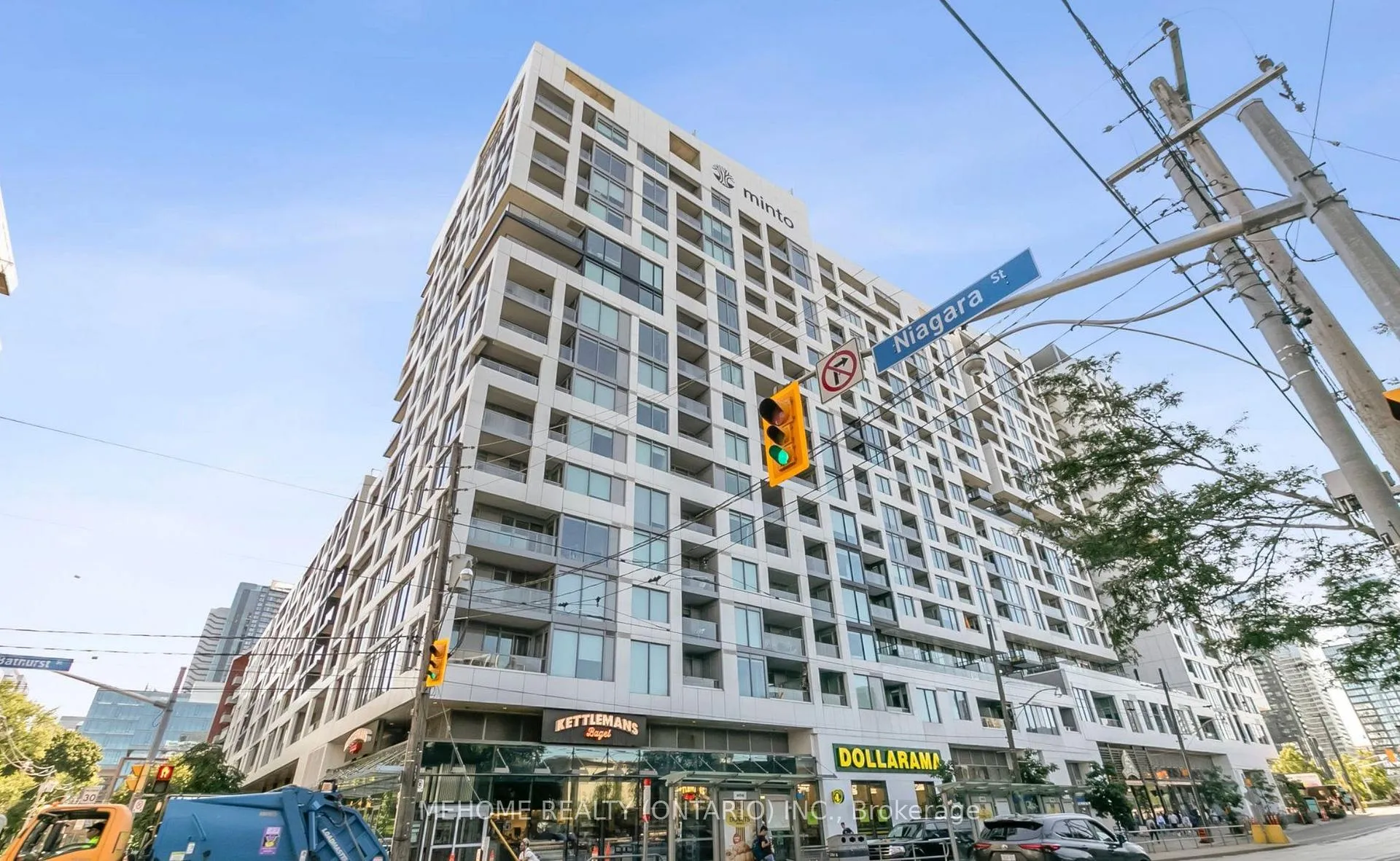 Photo 2 of Unit 301W, 27 Bathurst Street, Toronto, Waterfront Communities — HOMEH
