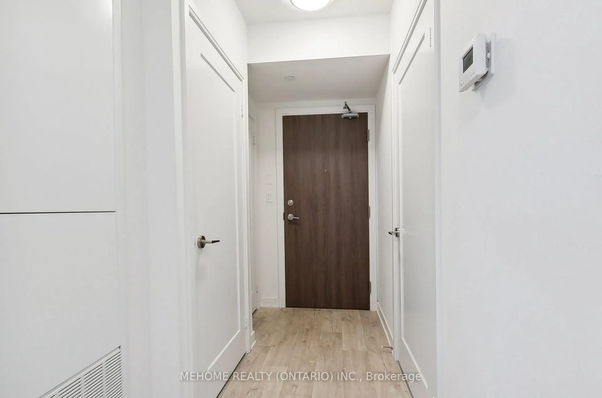 Photo 3 of Unit 301W, 27 Bathurst Street, Toronto, Waterfront Communities — HOMEH