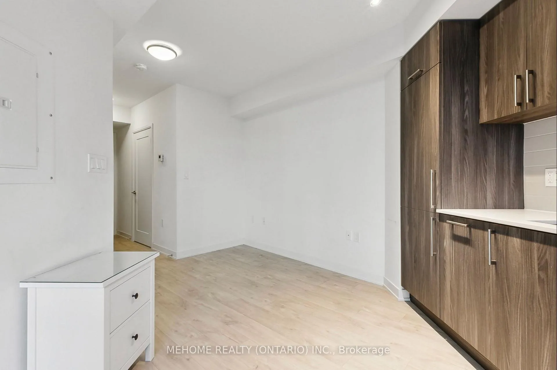 Photo 6 of Unit 301W, 27 Bathurst Street, Toronto, Waterfront Communities — HOMEH