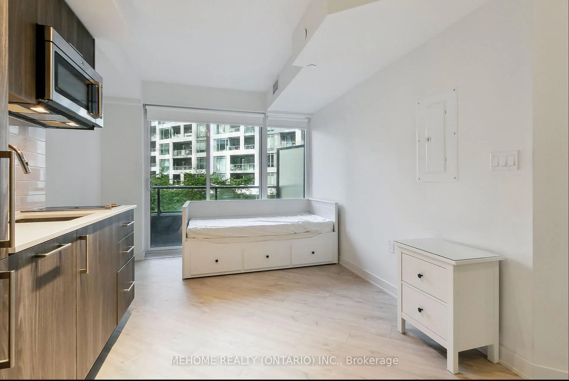 Photo 9 of Unit 301W, 27 Bathurst Street, Toronto, Waterfront Communities — HOMEH