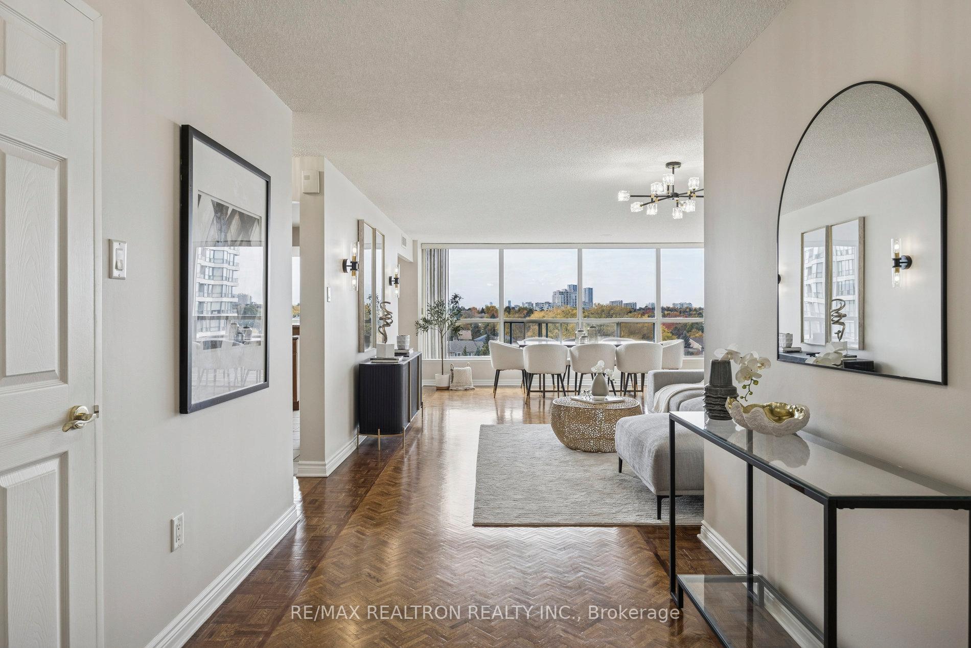 Photo 4 of Unit 801, 7300 Yonge Street, Vaughan, Crestwood-Springfarm-Yorkhill — HOMEH