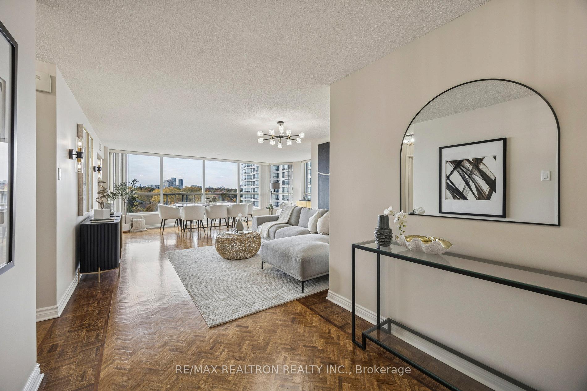 Photo 6 of Unit 801, 7300 Yonge Street, Vaughan, Crestwood-Springfarm-Yorkhill — HOMEH