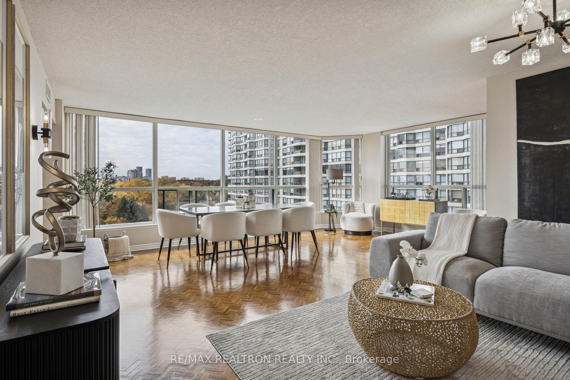 Photo 8 of Unit 801, 7300 Yonge Street, Vaughan, Crestwood-Springfarm-Yorkhill — HOMEH