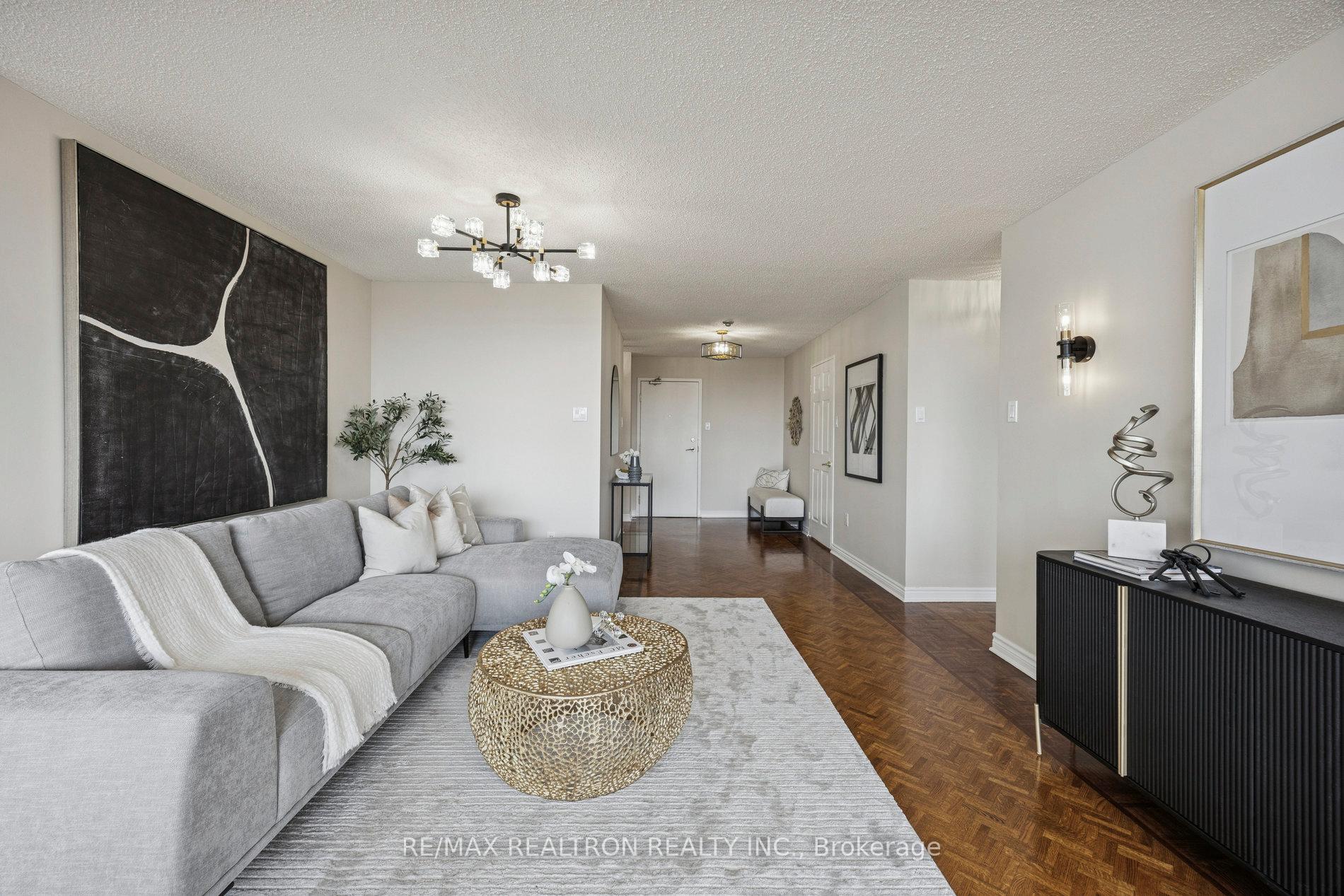 Photo 9 of Unit 801, 7300 Yonge Street, Vaughan, Crestwood-Springfarm-Yorkhill — HOMEH