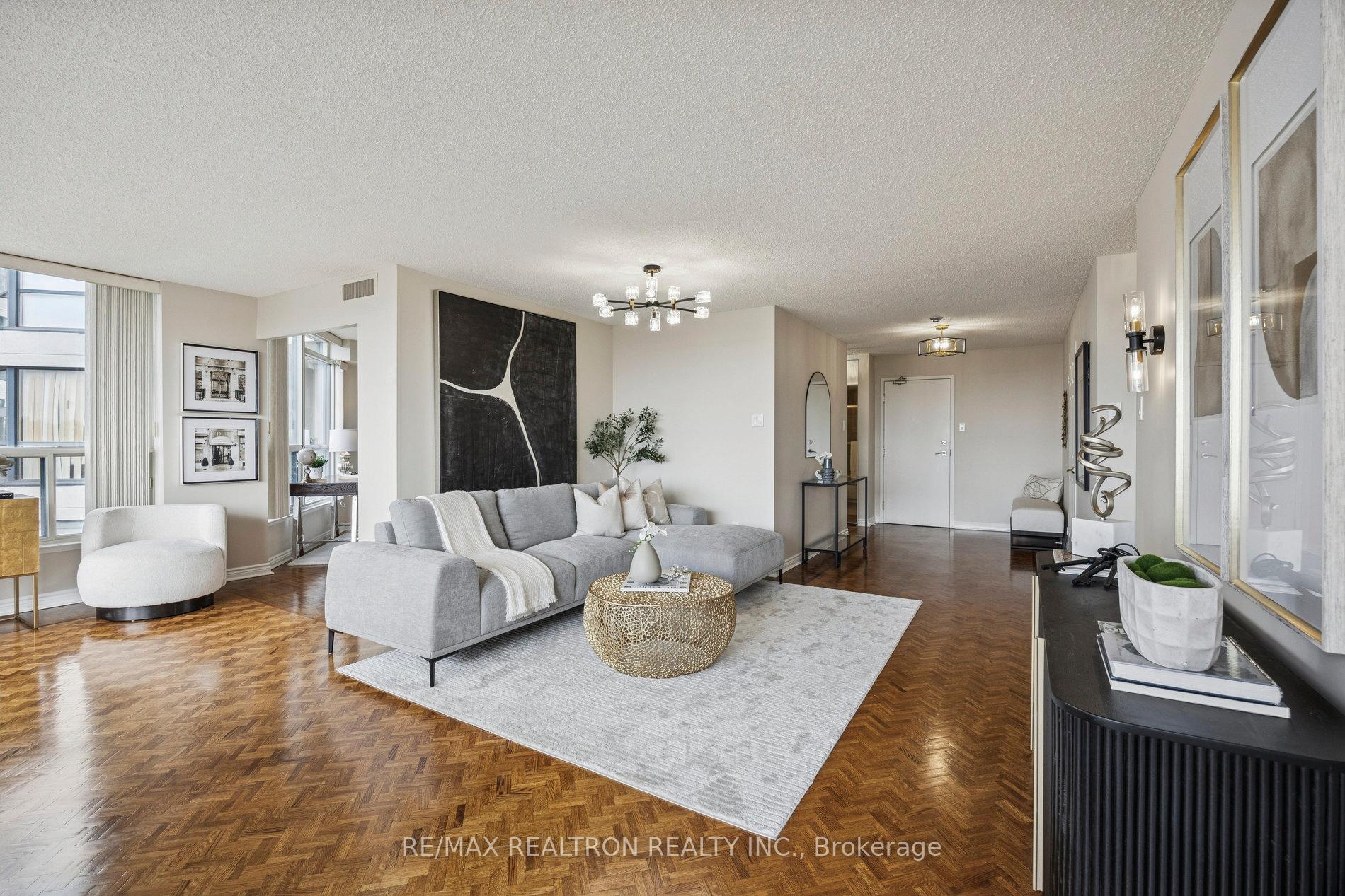 Photo 10 of Unit 801, 7300 Yonge Street, Vaughan, Crestwood-Springfarm-Yorkhill — HOMEH