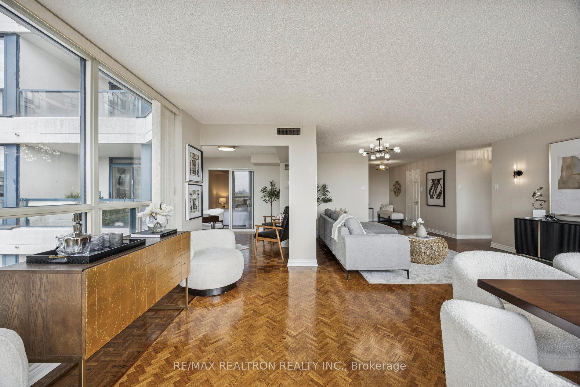 Photo 13 of Unit 801, 7300 Yonge Street, Vaughan, Crestwood-Springfarm-Yorkhill — HOMEH