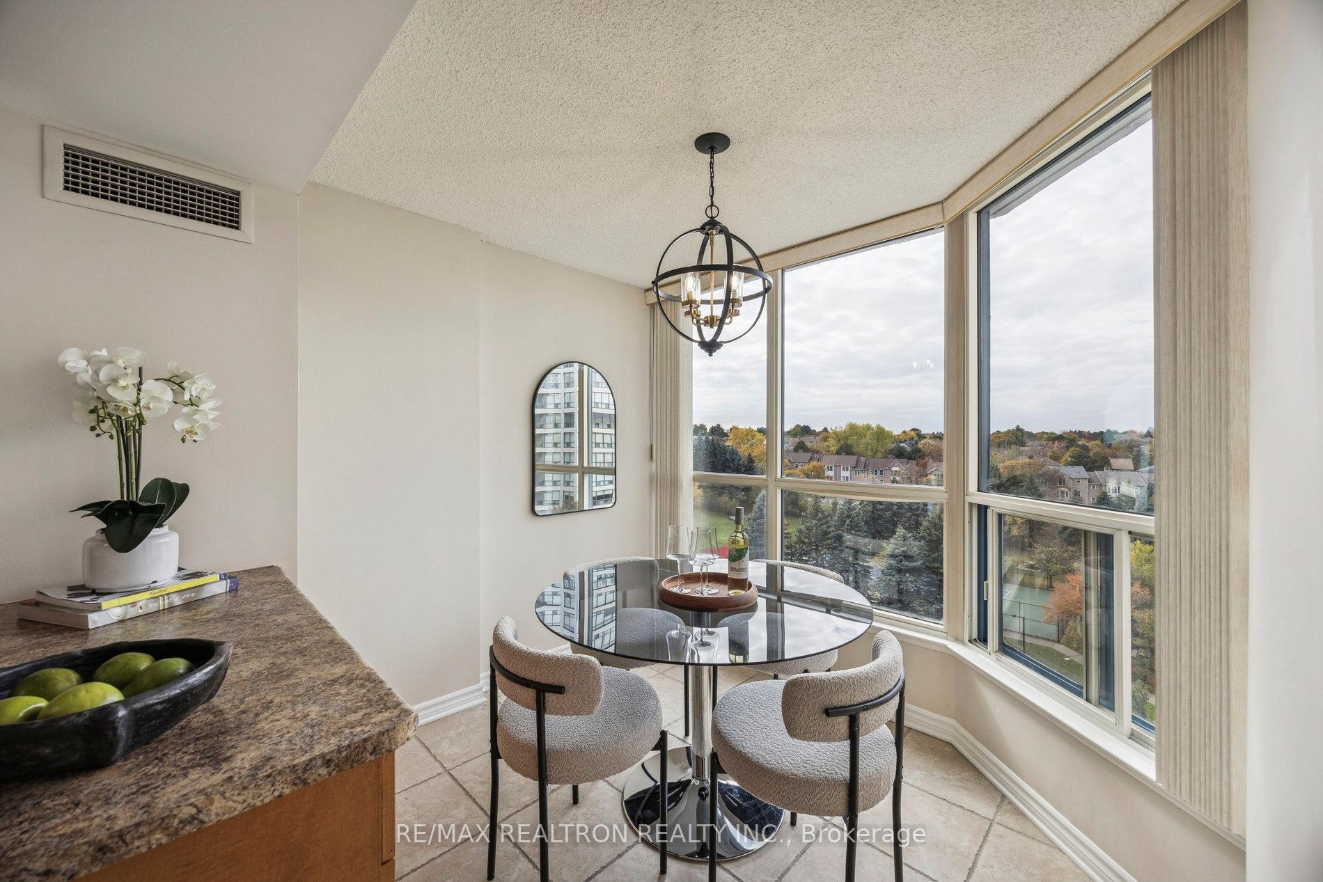 Photo 14 of Unit 801, 7300 Yonge Street, Vaughan, Crestwood-Springfarm-Yorkhill — HOMEH