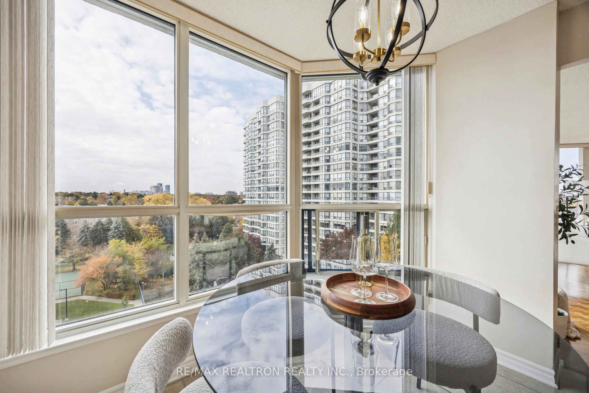 Photo 15 of Unit 801, 7300 Yonge Street, Vaughan, Crestwood-Springfarm-Yorkhill — HOMEH