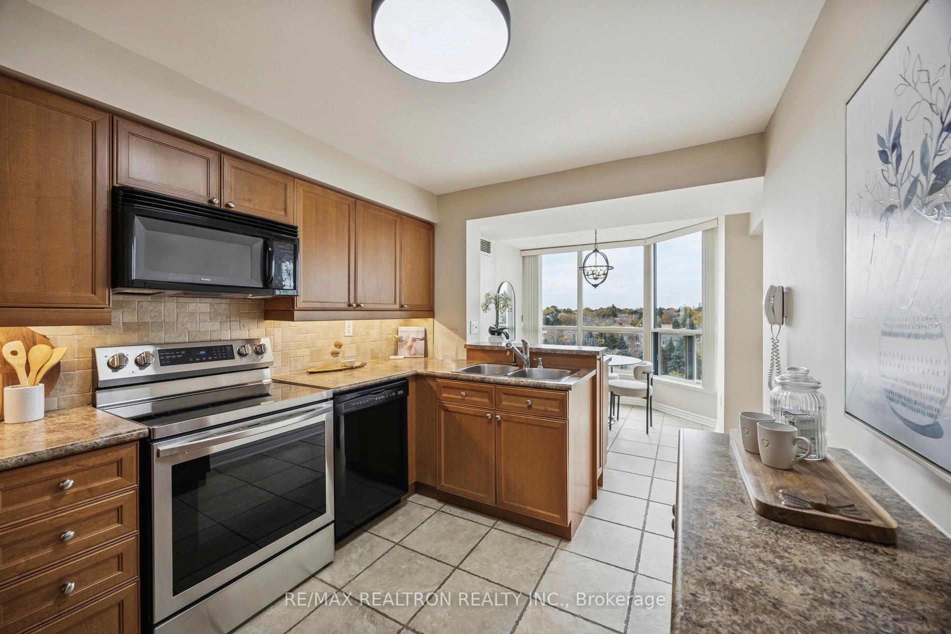 Photo 21 of Unit 801, 7300 Yonge Street, Vaughan, Crestwood-Springfarm-Yorkhill — HOMEH
