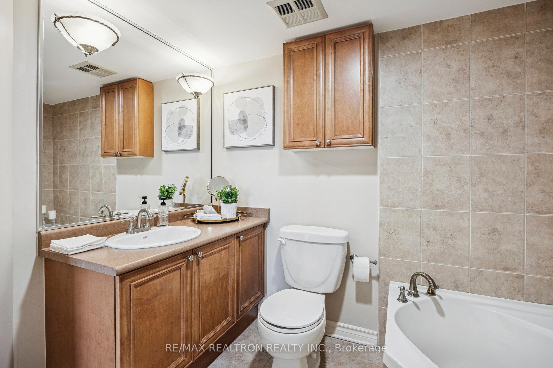 Photo 29 of Unit 801, 7300 Yonge Street, Vaughan, Crestwood-Springfarm-Yorkhill — HOMEH