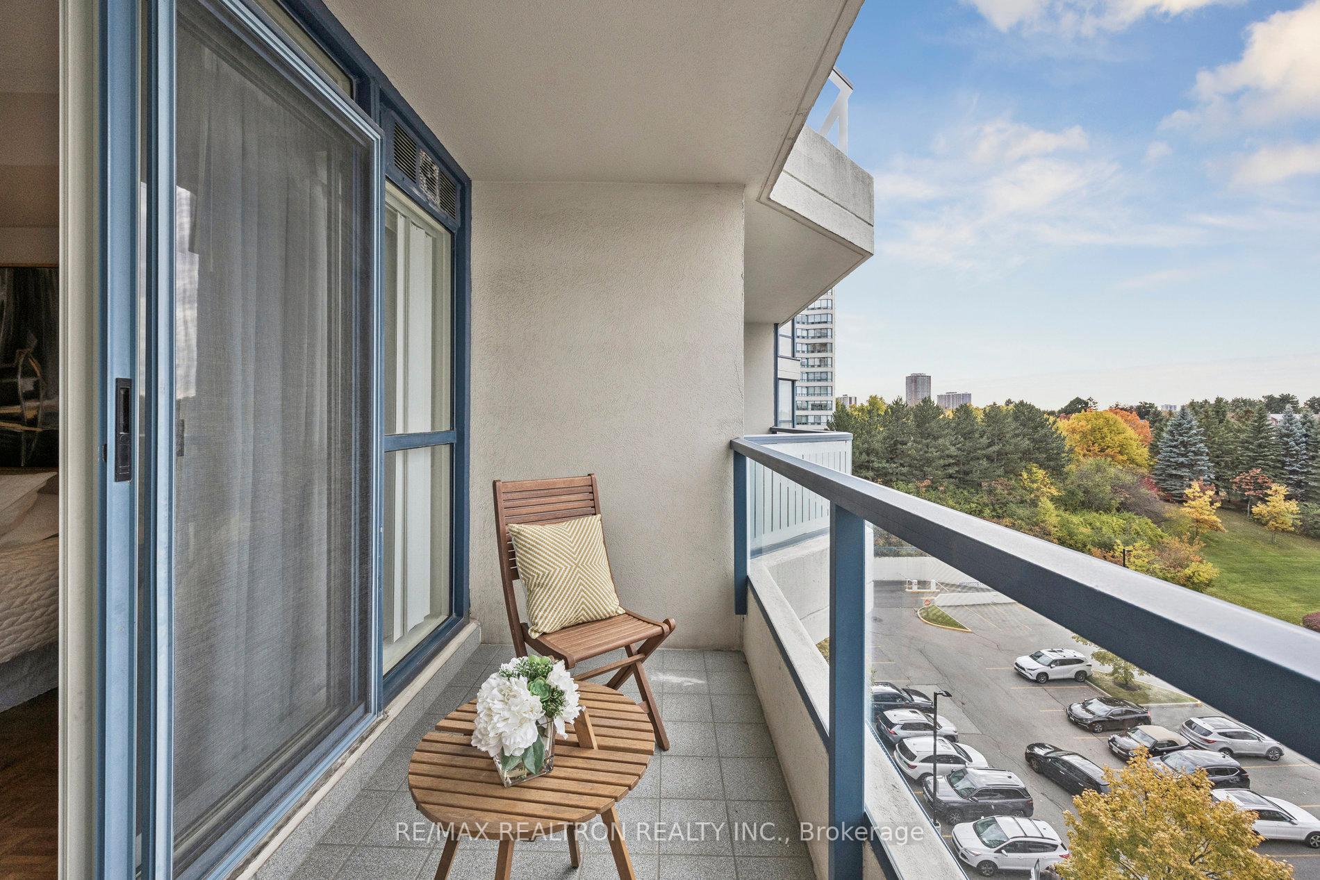 Photo 32 of Unit 801, 7300 Yonge Street, Vaughan, Crestwood-Springfarm-Yorkhill — HOMEH