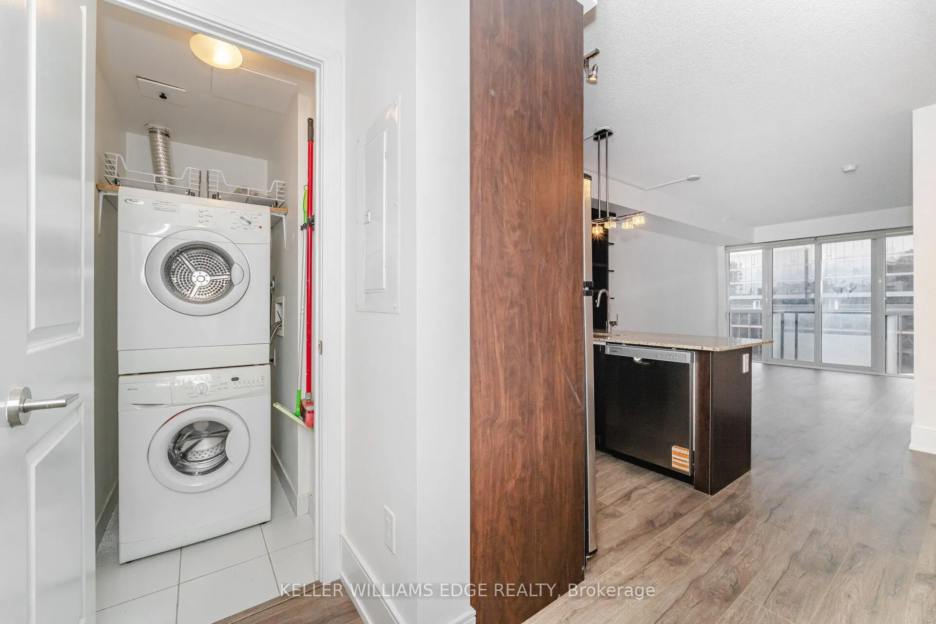 Photo 9 of Unit 821, 560 Front Street W, Toronto, Waterfront Communities — HOMEH