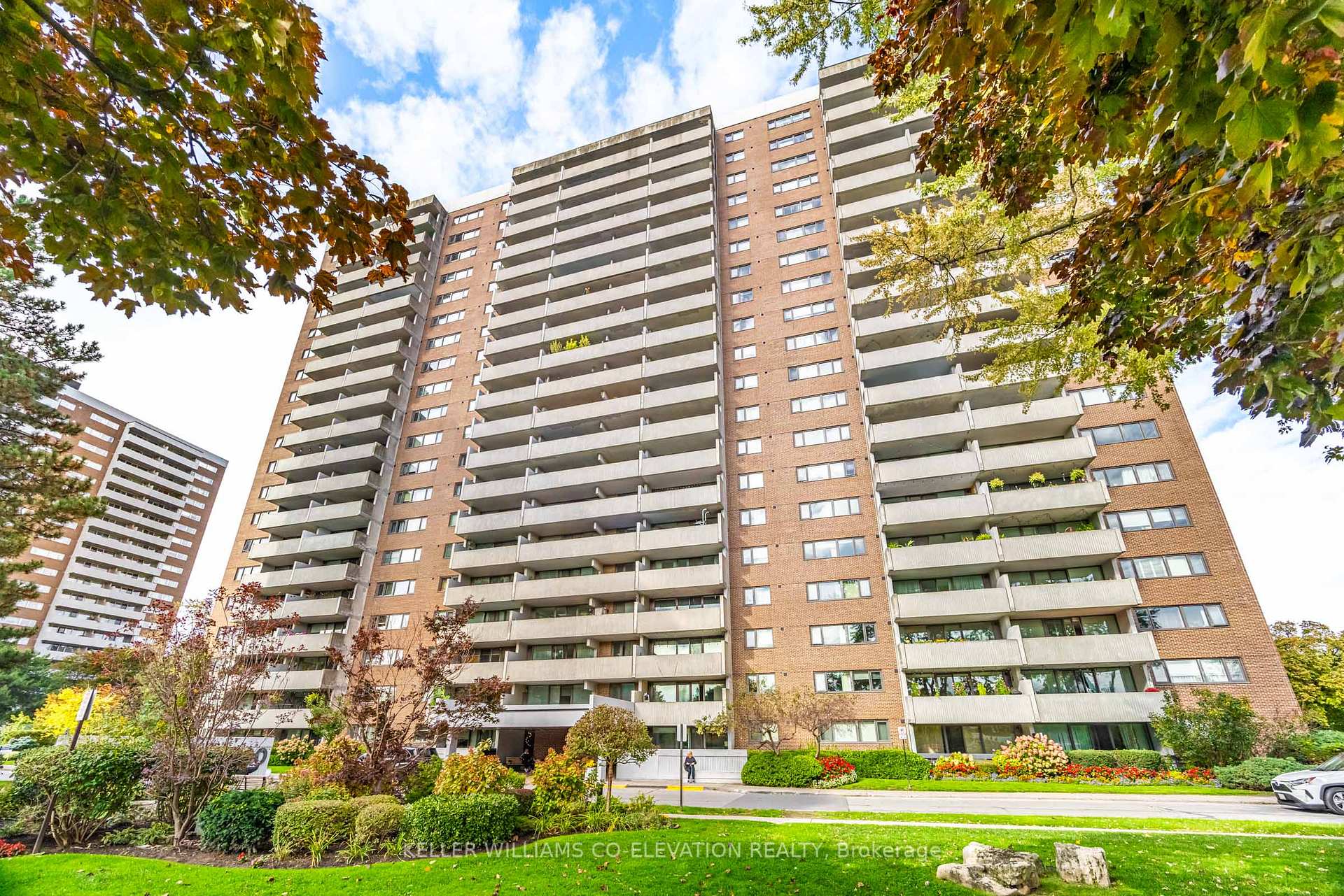 Photo 2 of Unit 1306, 260 Scarlett Road, Toronto, Rockcliffe-Smythe — HOMEH