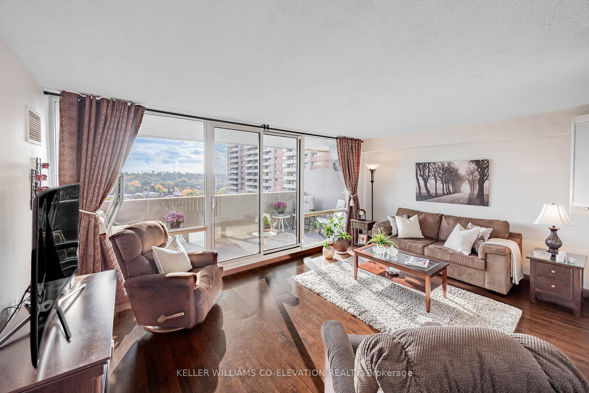 Photo 12 of Unit 1306, 260 Scarlett Road, Toronto, Rockcliffe-Smythe — HOMEH