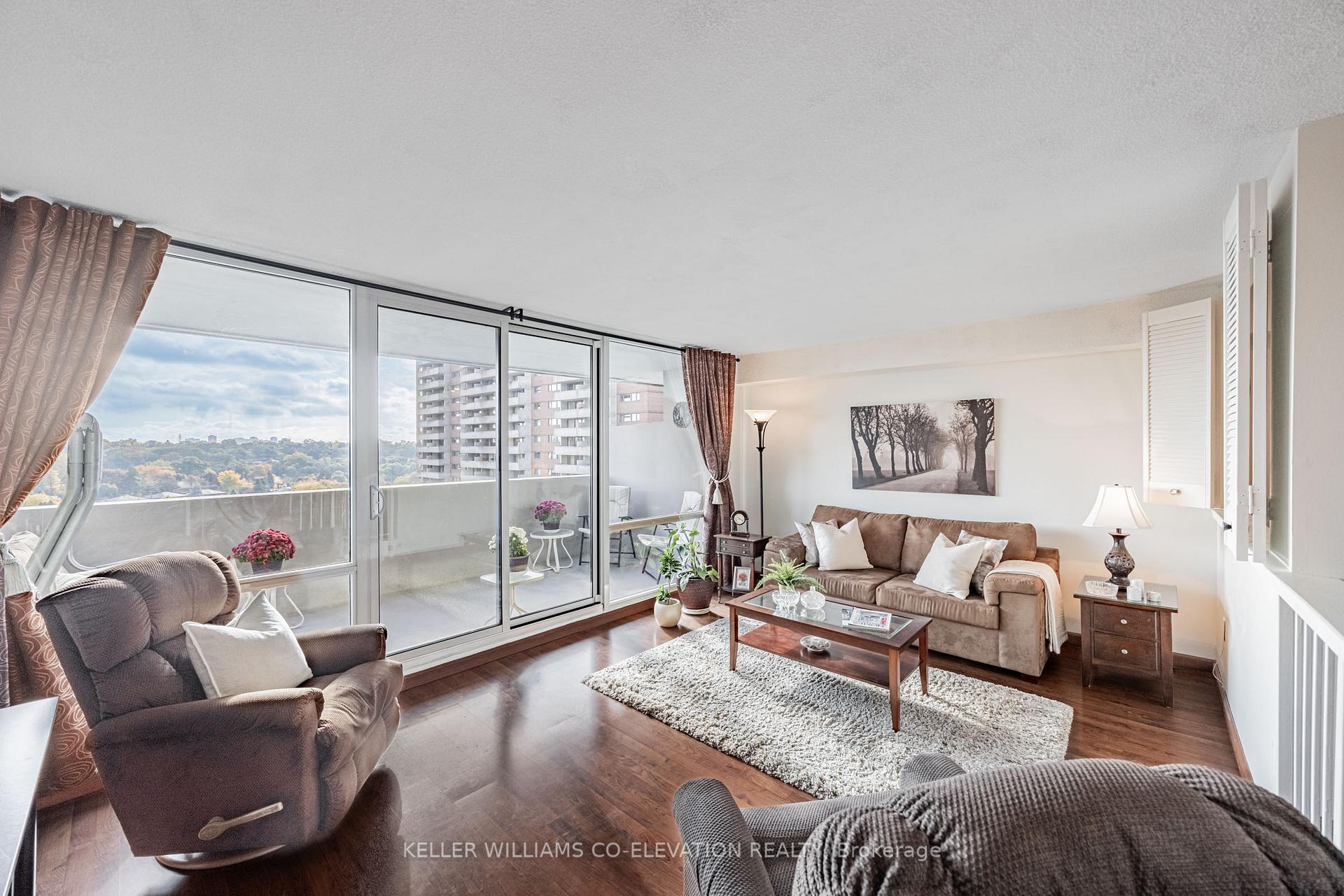 Photo 13 of Unit 1306, 260 Scarlett Road, Toronto, Rockcliffe-Smythe — HOMEH