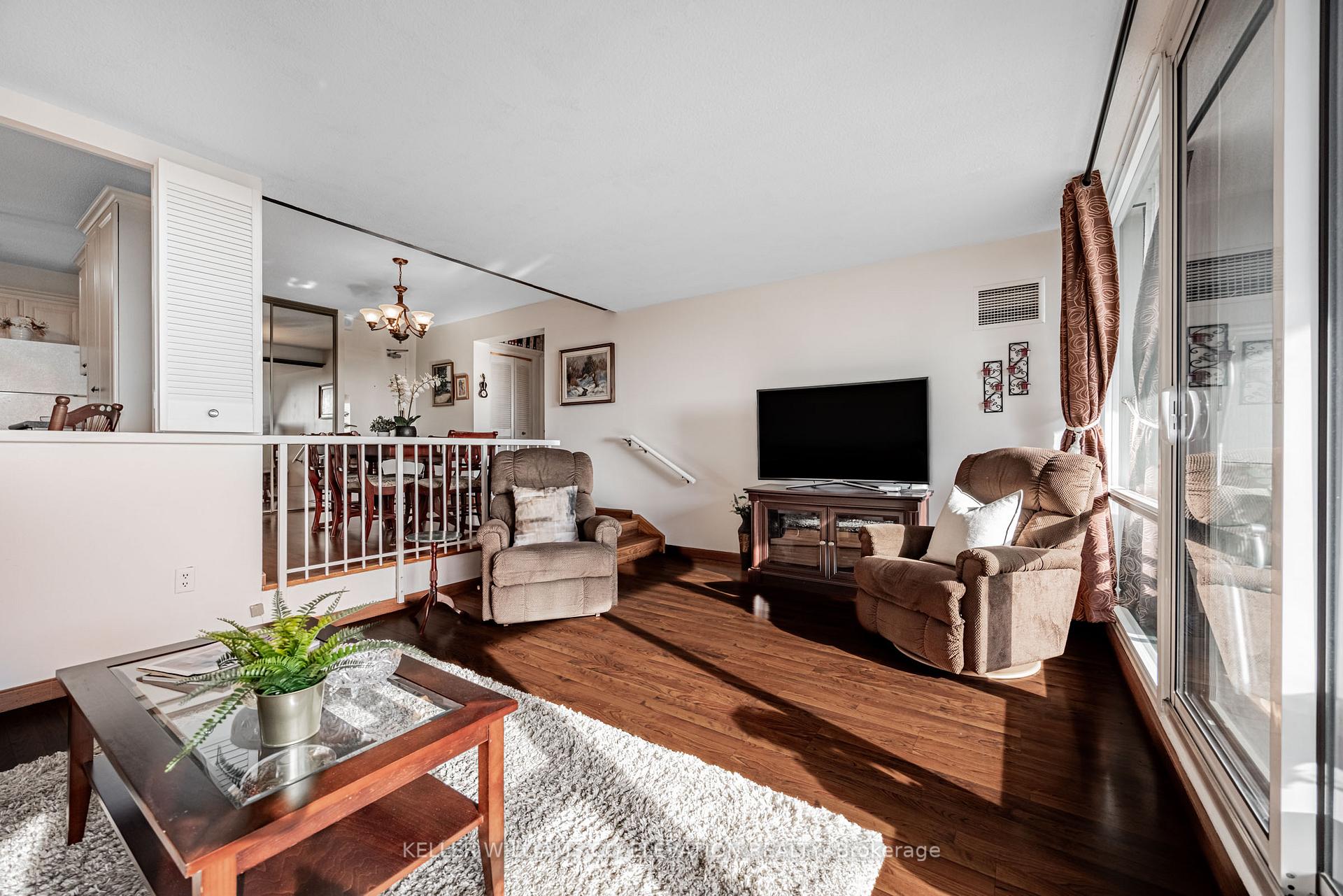 Photo 17 of Unit 1306, 260 Scarlett Road, Toronto, Rockcliffe-Smythe — HOMEH