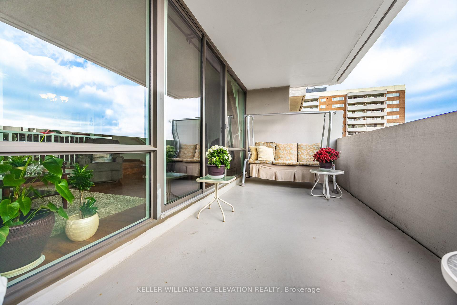 Photo 19 of Unit 1306, 260 Scarlett Road, Toronto, Rockcliffe-Smythe — HOMEH