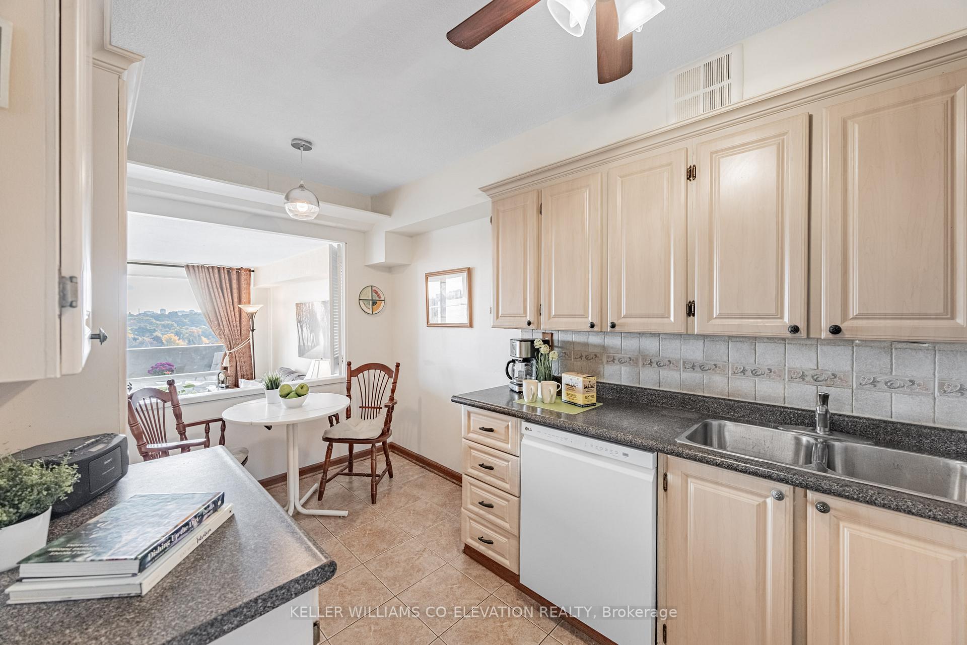 Photo 23 of Unit 1306, 260 Scarlett Road, Toronto, Rockcliffe-Smythe — HOMEH