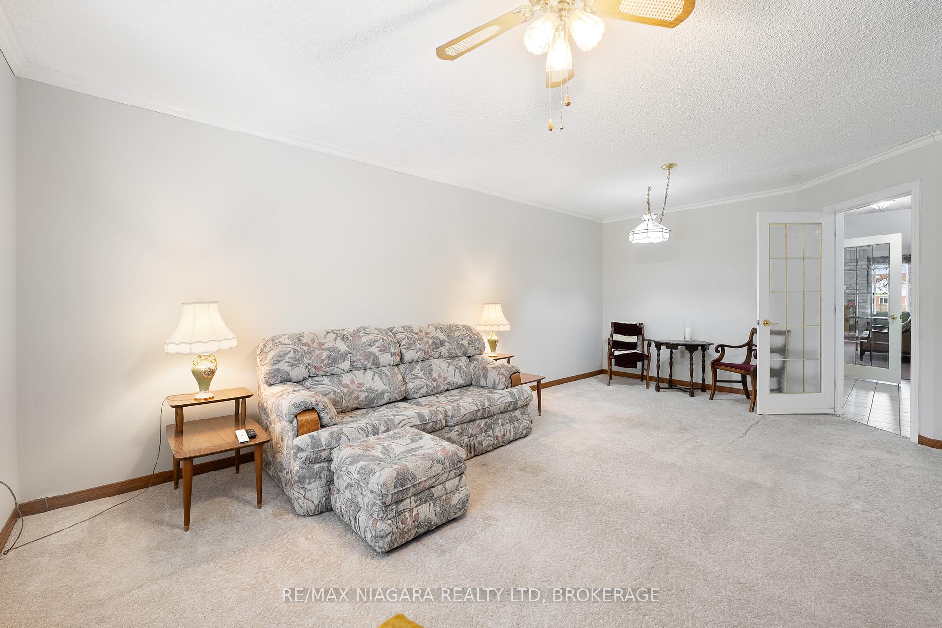 Photo 5 of Unit 2, 10 Elderwood Drive, St. Catharines, Grapeview — HOMEH