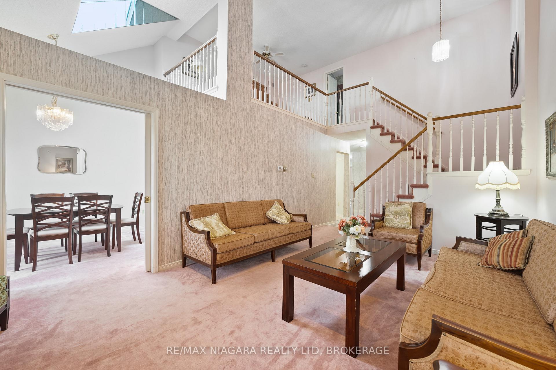 Photo 9 of Unit 2, 10 Elderwood Drive, St. Catharines, Grapeview — HOMEH