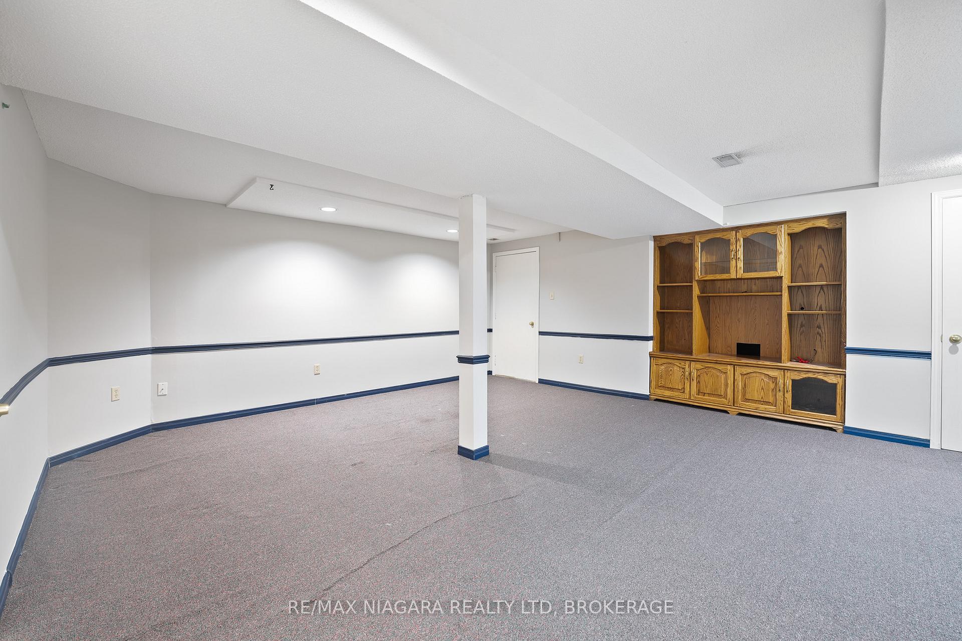 Photo 24 of Unit 2, 10 Elderwood Drive, St. Catharines, Grapeview — HOMEH