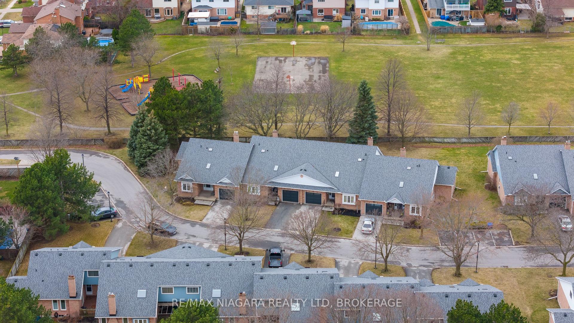 Photo 28 of Unit 2, 10 Elderwood Drive, St. Catharines, Grapeview — HOMEH